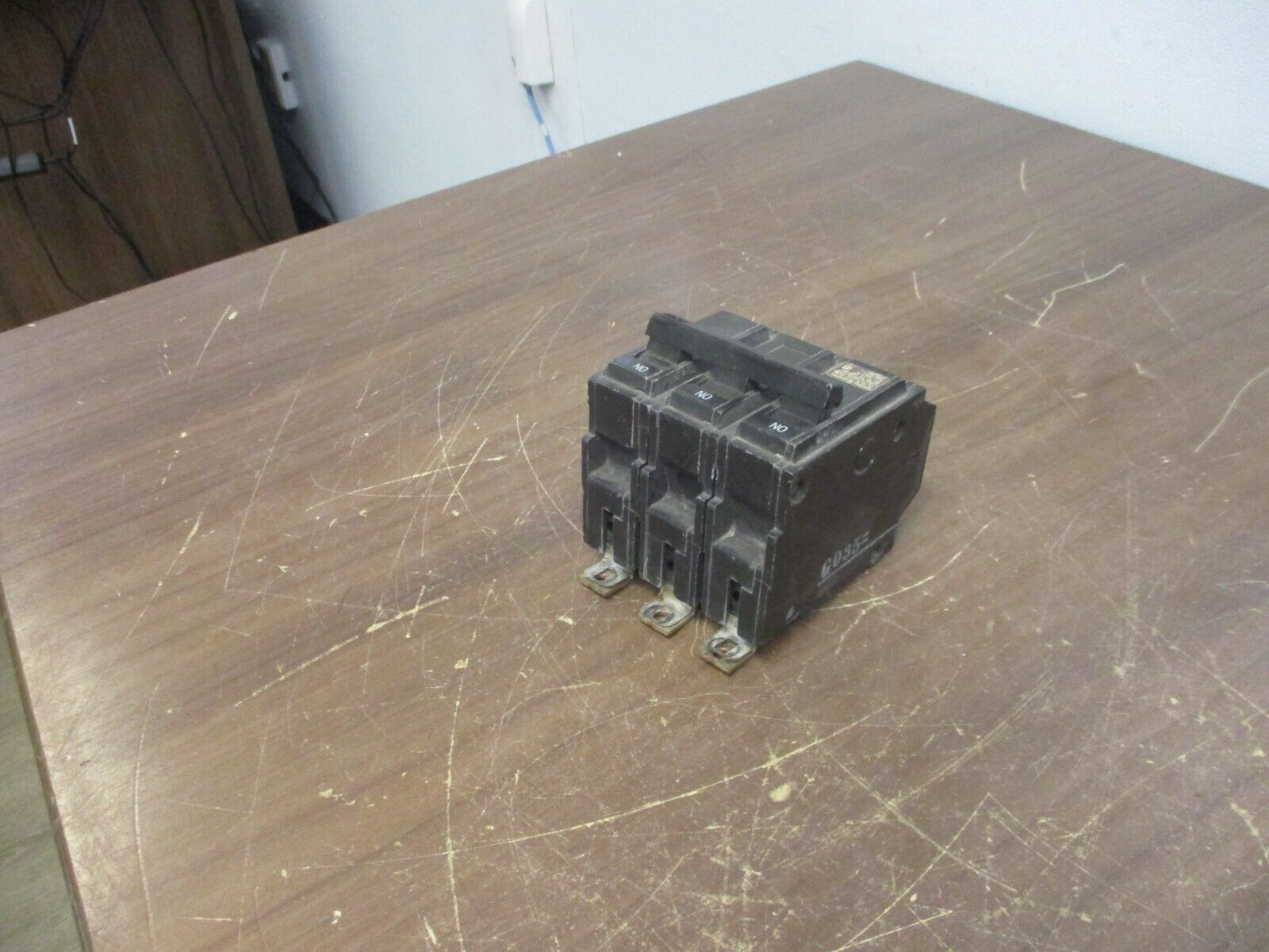 GE Bolt-On Circuit Breaker THQB32040 40A 240V 3P Used