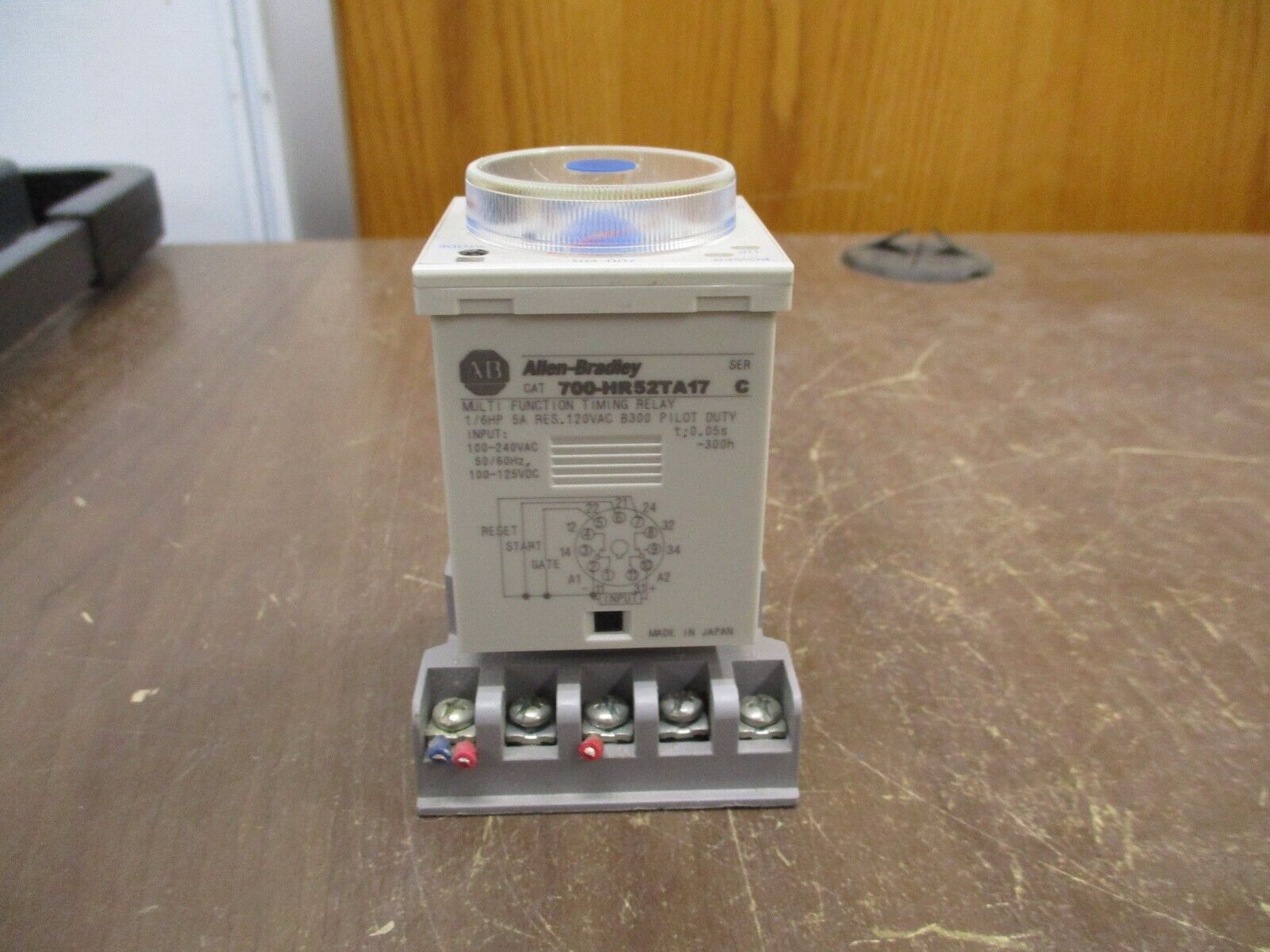 Allen-Bradley Multifunction Timing Relay 700-HR52TA17 Range: 0.05 Sec-300 Hr
