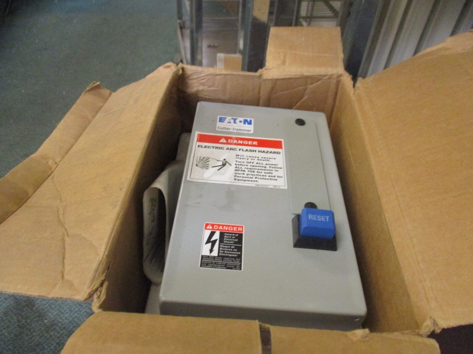 Cutler-Hammer Enclosed Starter ECX09E1AHA 5A 120V Coil Type 1 Enclosure New