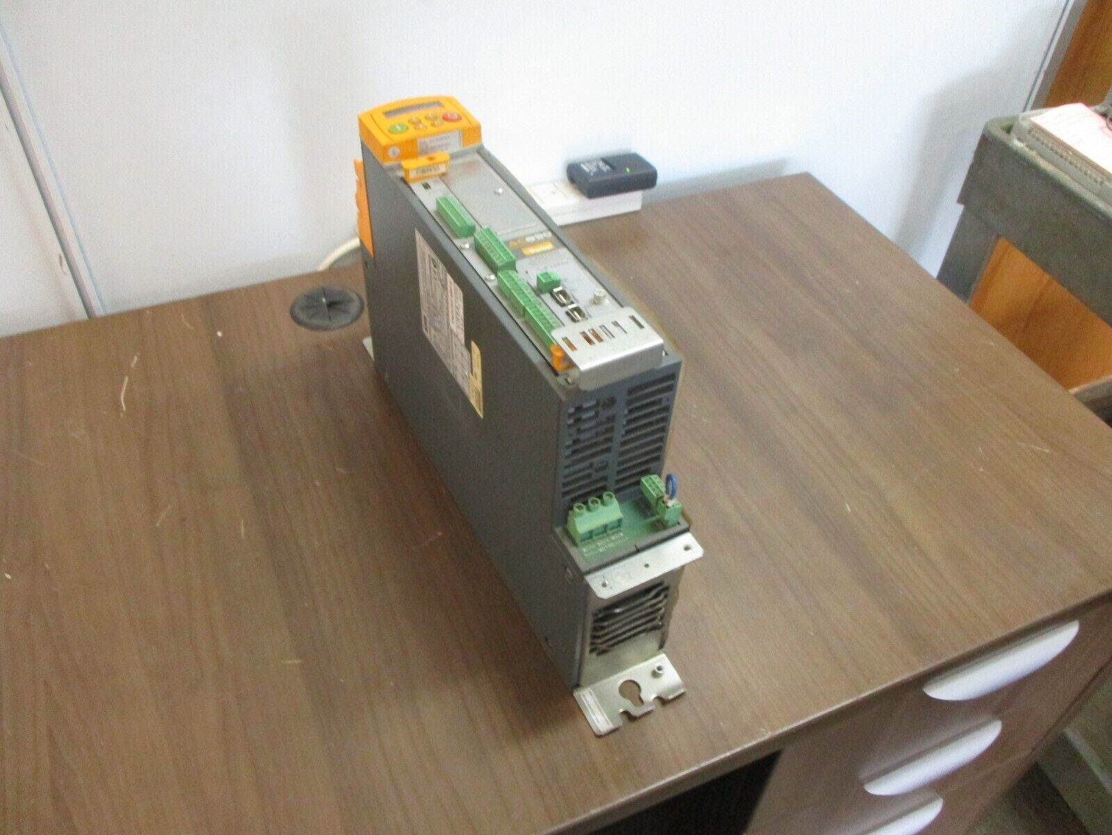 Parker Common DC Bus Drive 890CD/55/0010B/N/00/A/US 5HP FW: 3V4 w/ Keypad Used