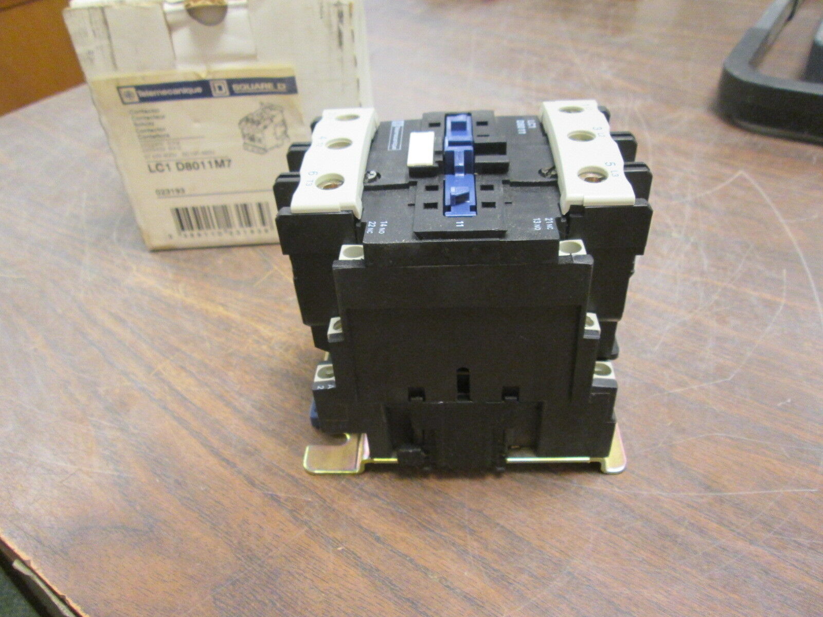 Square D Contactor LCI D8011M7 220/240V Coil New Surplus