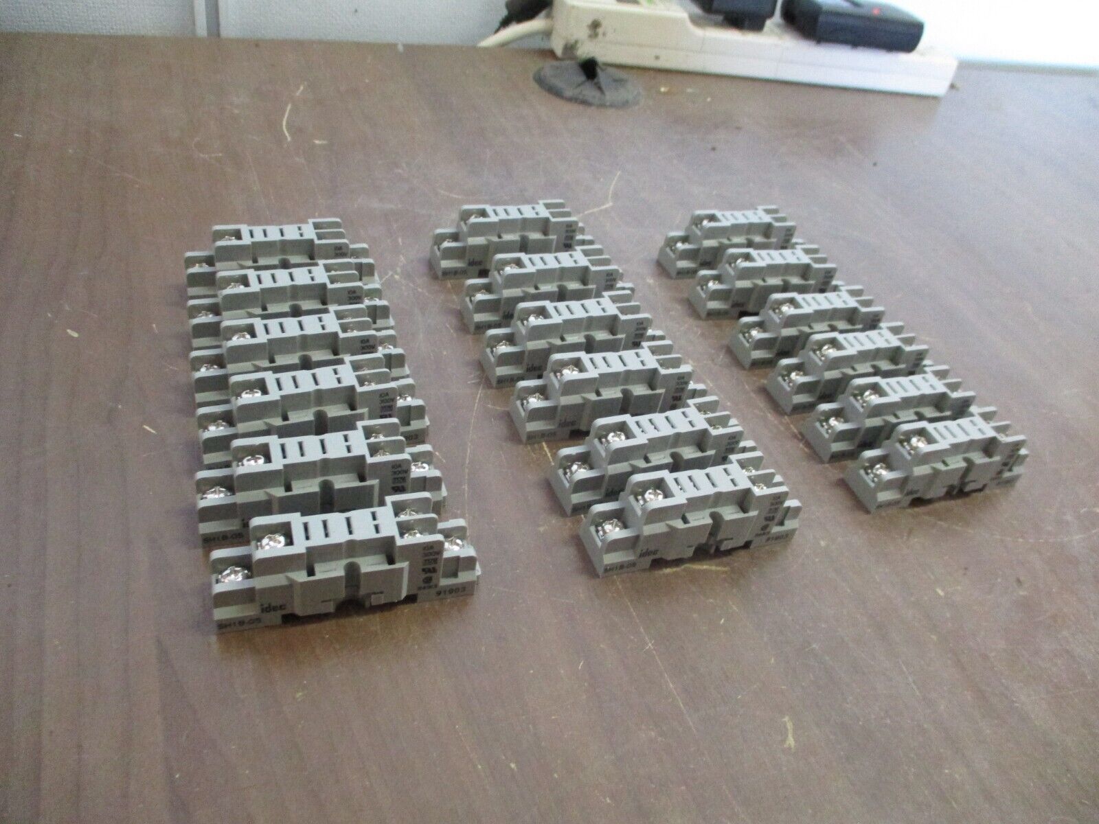 IDEC Relay Base SH1B-05 *Box of 18* New Surplus