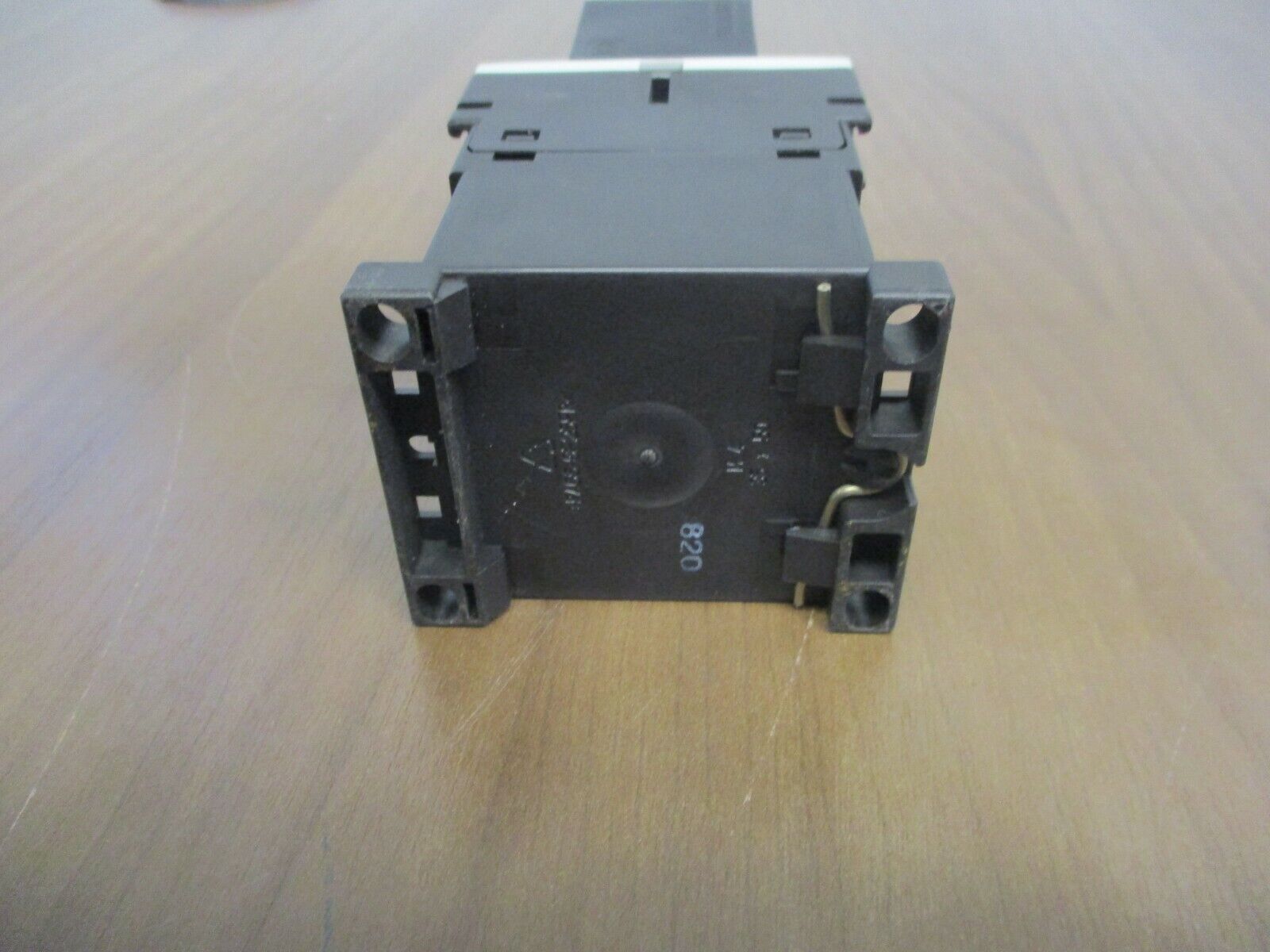 Siemens Sirius 3R Contactor 3RT1015-1BB41 24VDC Coil 16A 600V, Used