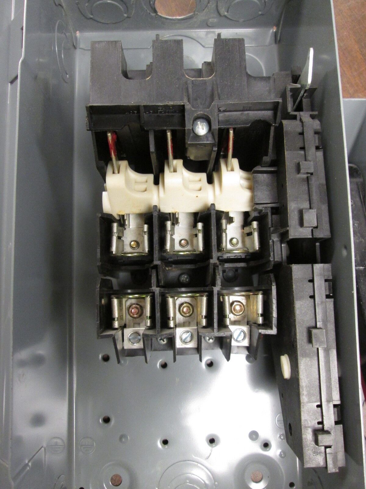 Square D Fusible Safety Switch H361 30A 600V 3P Used