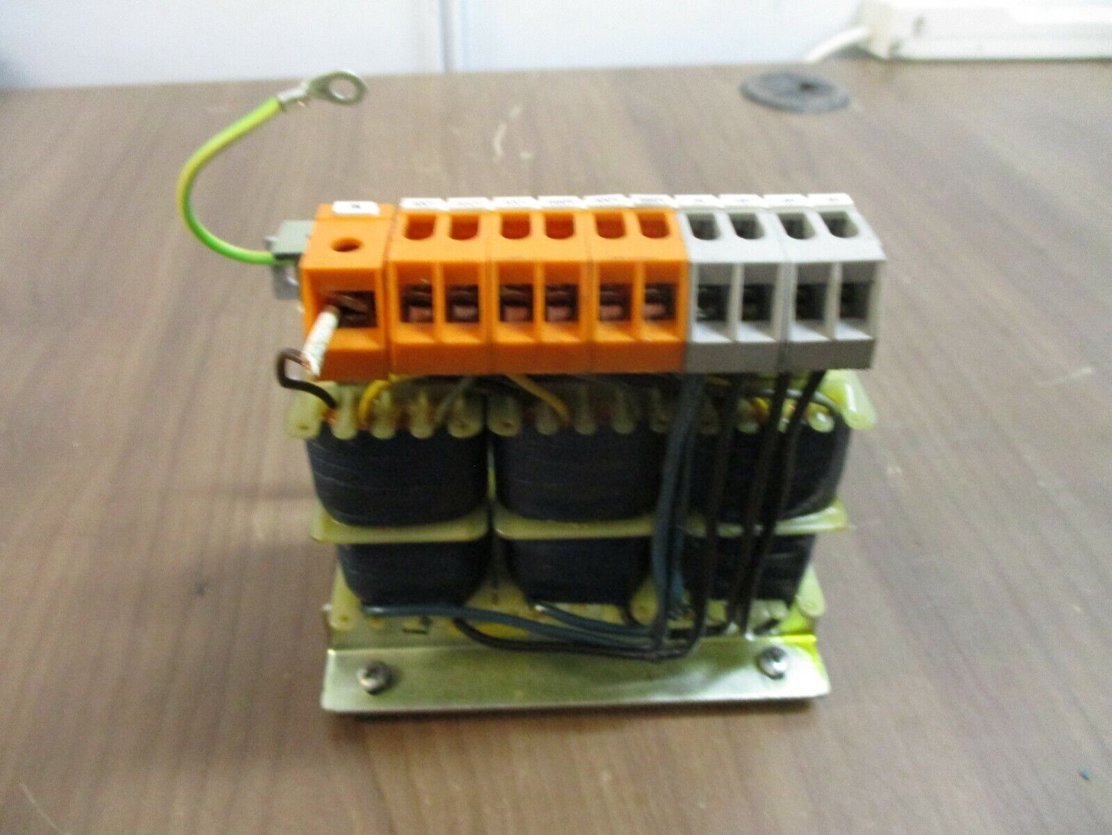 DIP Transformer 0048421212 130VA Pri: 660/400V Sec: 18V 3Ph 50-60Hz Used