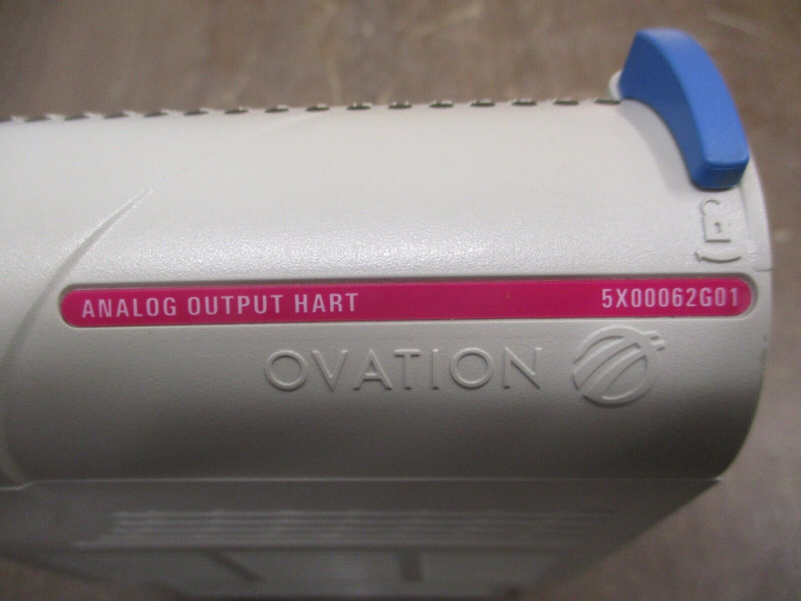 Emerson Ovation Analog Output Hart Module 5X00062G01 *Cracked Case* Used