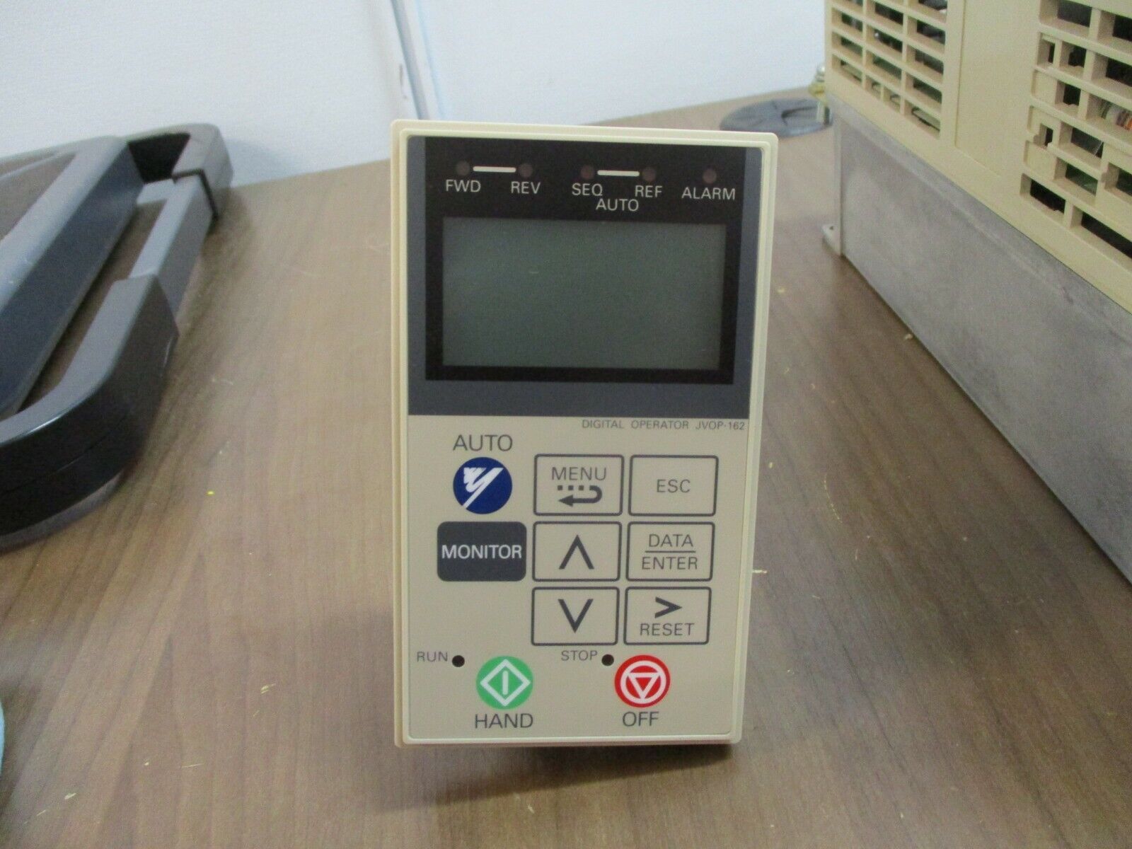 Yaskawa E7 AC Drive CIMR-E7U43P7 5HP 3Ph w/Keypad *No Cover* Used