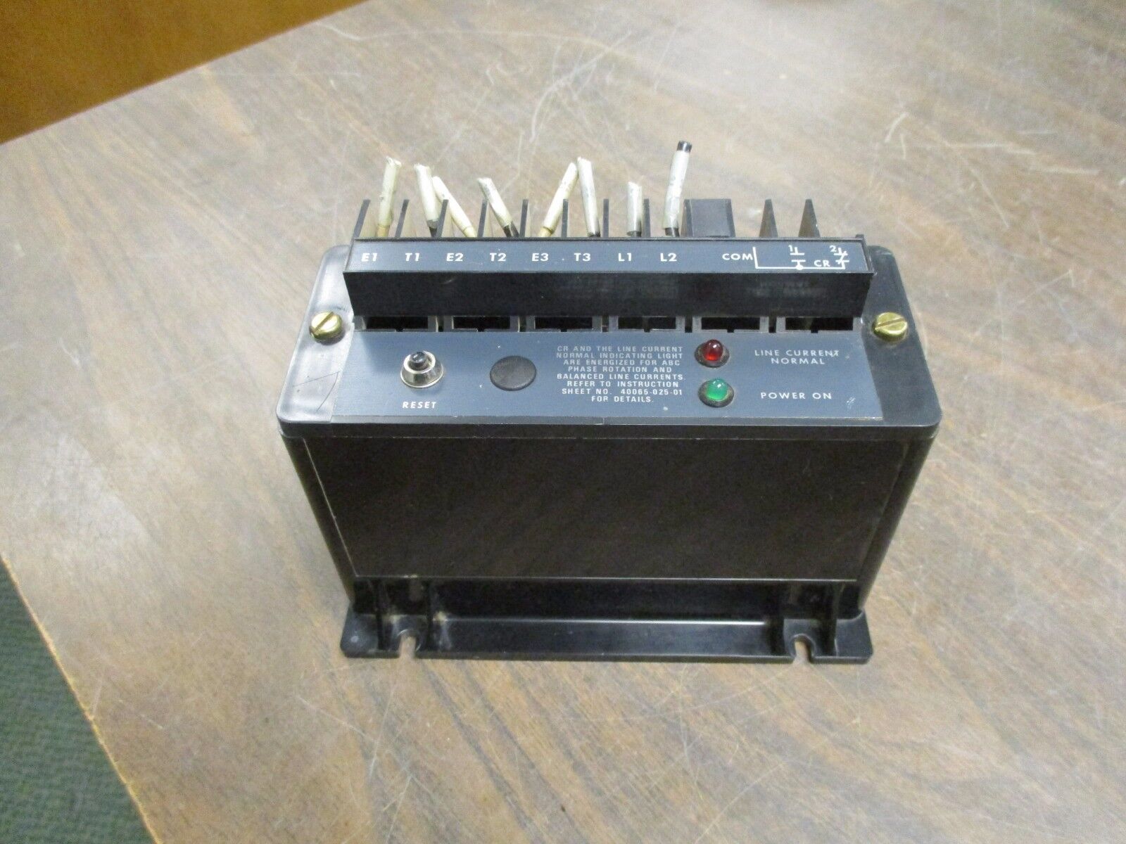 Allen-Bradley Line Current Monitor Relay 813S-COBM 480V 60Hz 5A Used