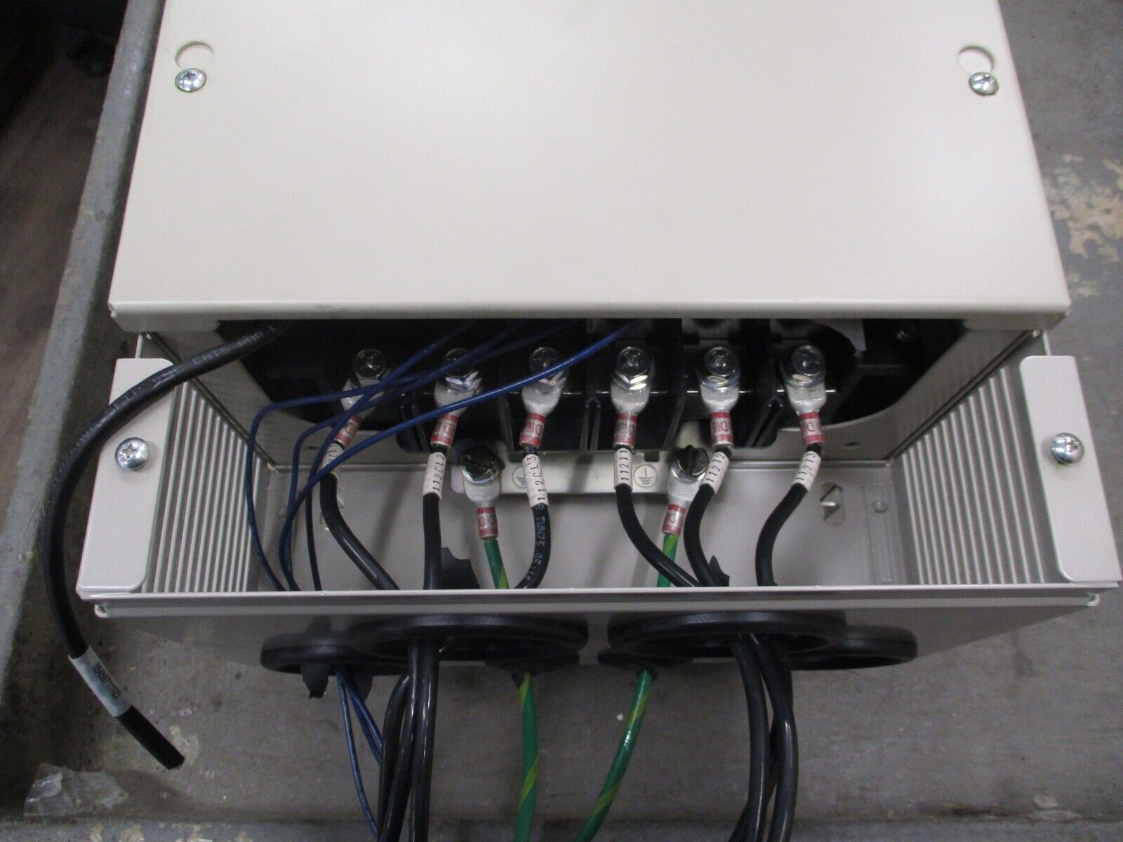 Yaskawa P1000 AC Drive CIMR-PU4A0072FAA Rev. E 50HP 3Ph w/ Keypad Used