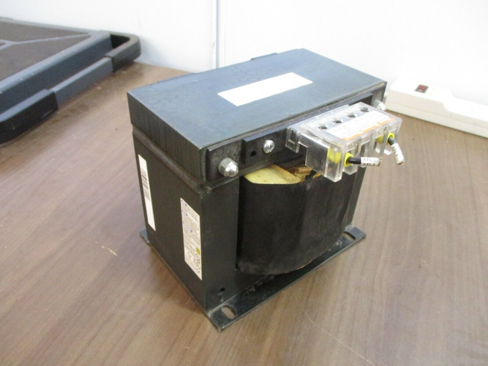 Square D Transformer 9070T2000D1 2KVA Pri: 240/480V Sec: 120V 50/60Hz, Used