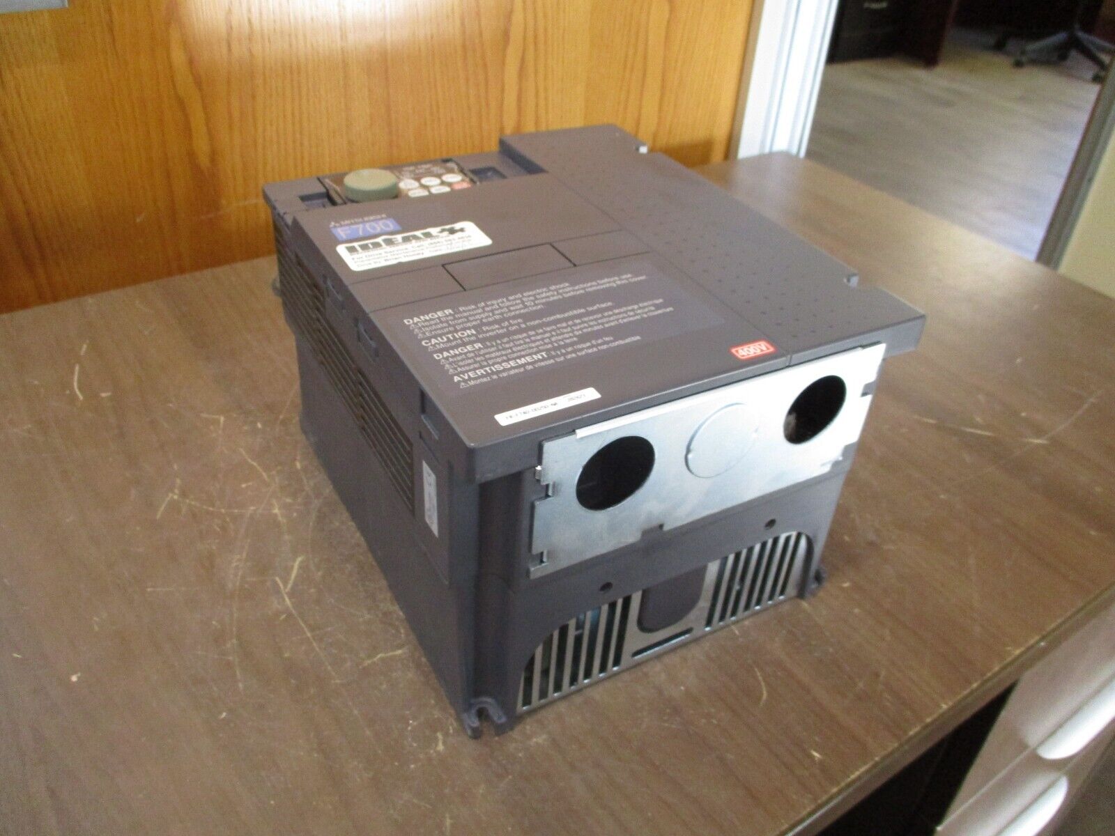 Mitsubishi F700 AC Drive FR-F740-00250-NA 15HP 3Ph w/ Keypad Used