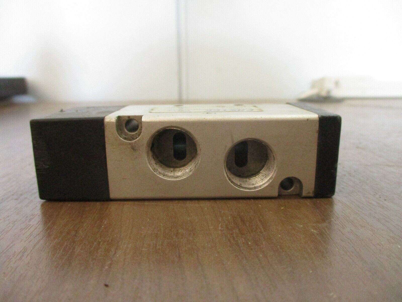 Fastek Valve 4A310-10 1.5~8 kgf/cm² Used