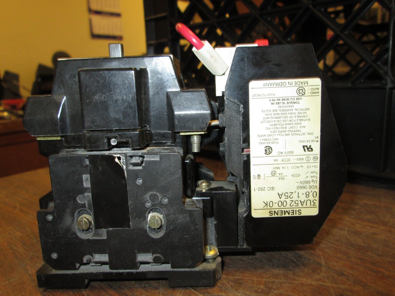 Siemens Contactor 3TB44 17-0A; 3UA52 00-0K 0,8-1,25A 120V Coil 42A 600V Used