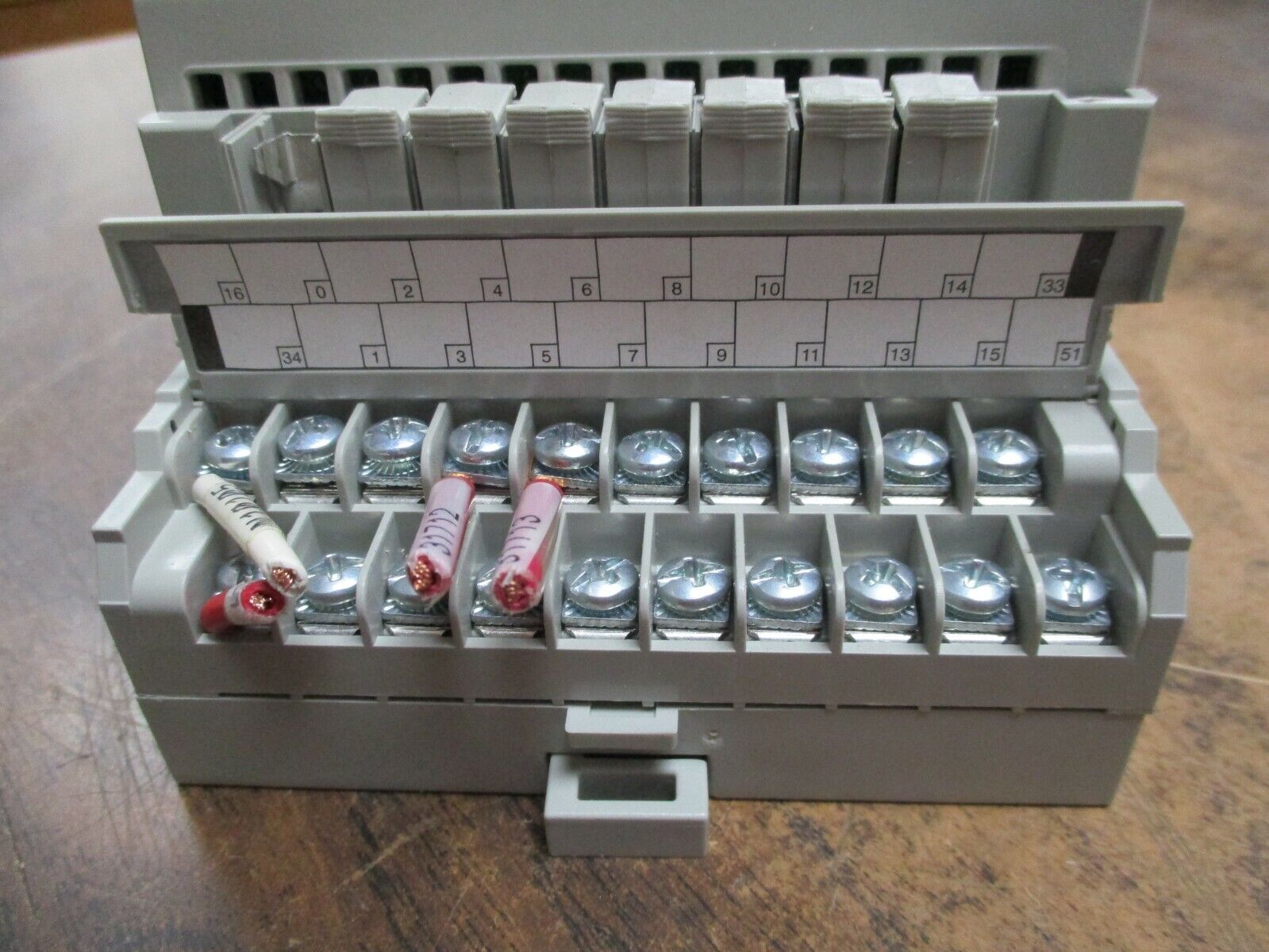 Allen-Bradley Flex I/O Output Module 1794-OA8 120VAC *Missing Fuse* Used