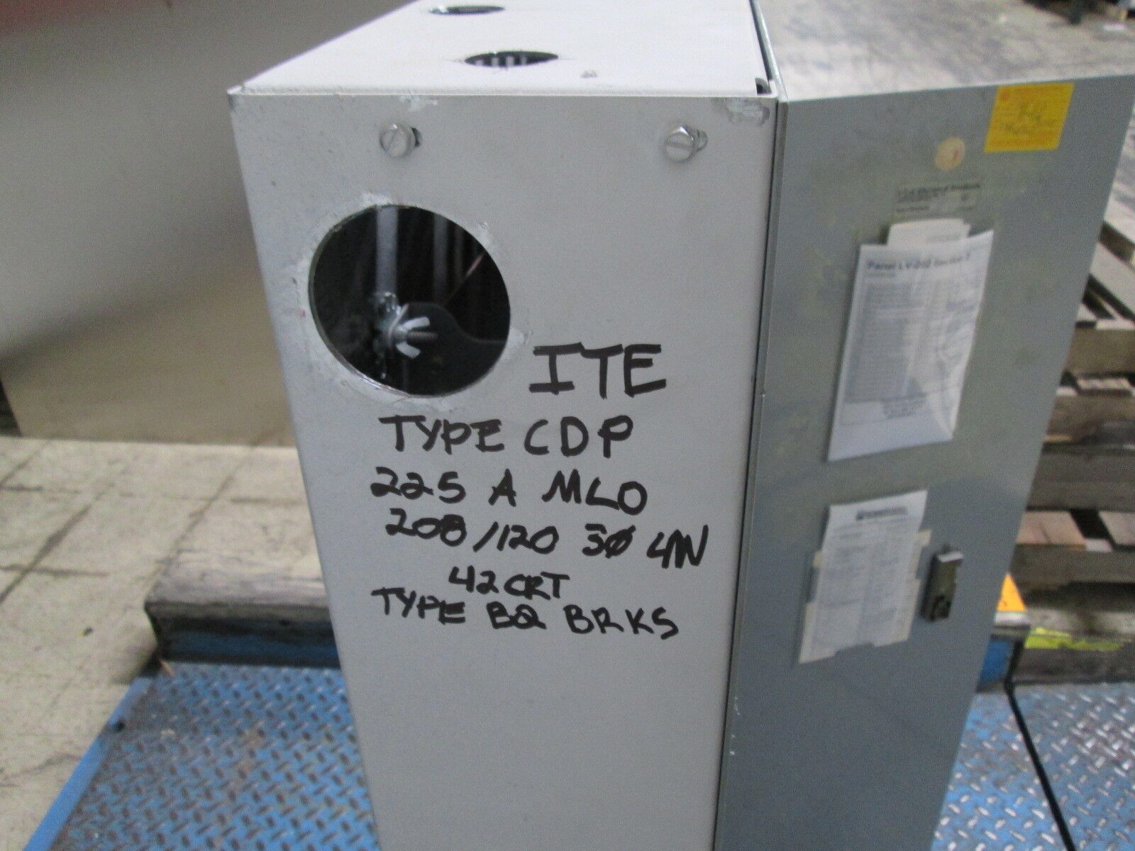 ITE Main Lug Circuit Breaker Panel CDP-7 225A Max 42-Circuit 208Y/120V 3Ph 4W