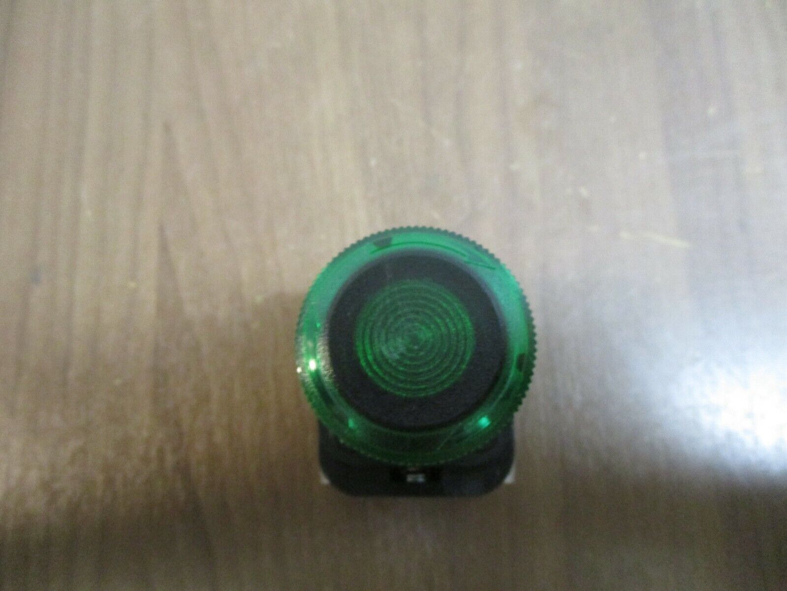 Allen-Bradley Illuminated Push Button 800H-FRXTQH24GA1 Ser. F 24V Green Used
