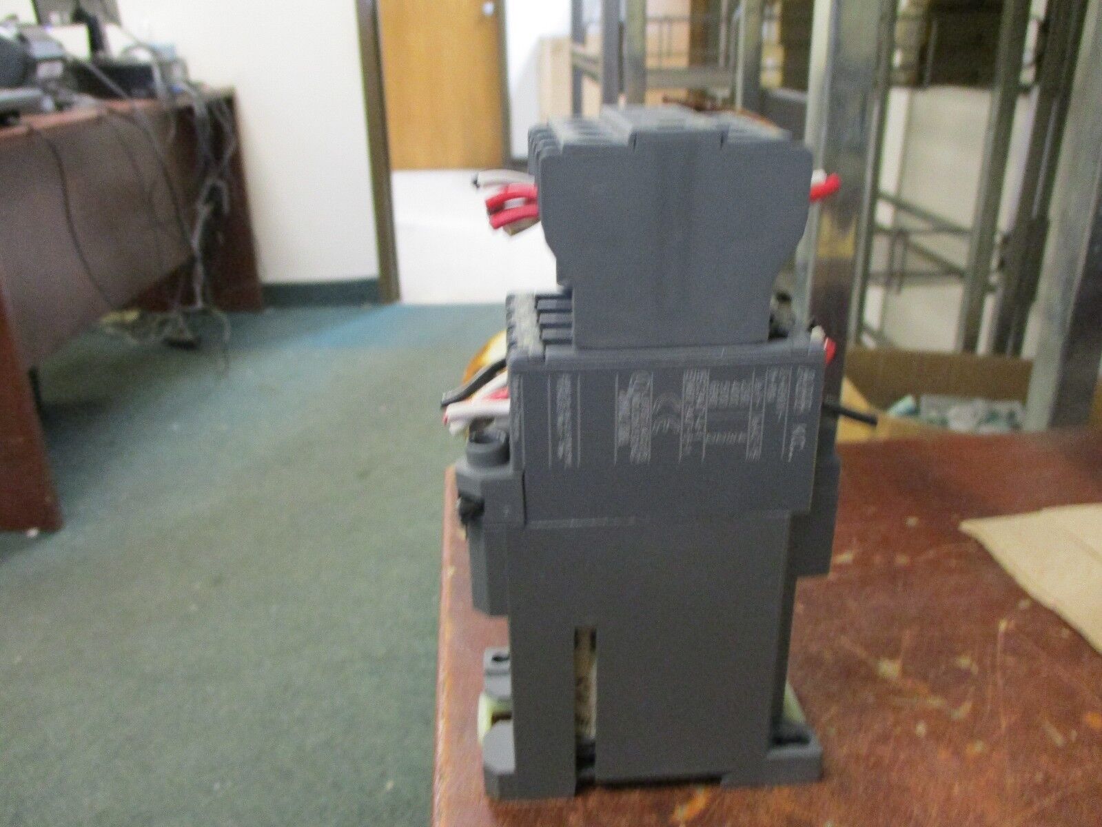 ABB Conductor 140104164-001 24 VDC Coil 10A 600V w/Aux Contact Block Used