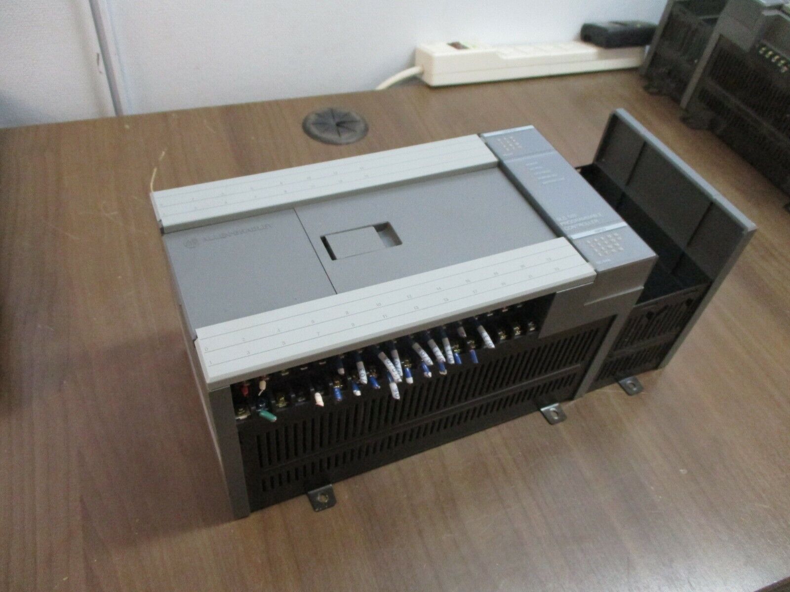 Allen-Bradley SLC 500 Processor Unit 30 I/O 1747-L30C Ser. C FRN 6 Used