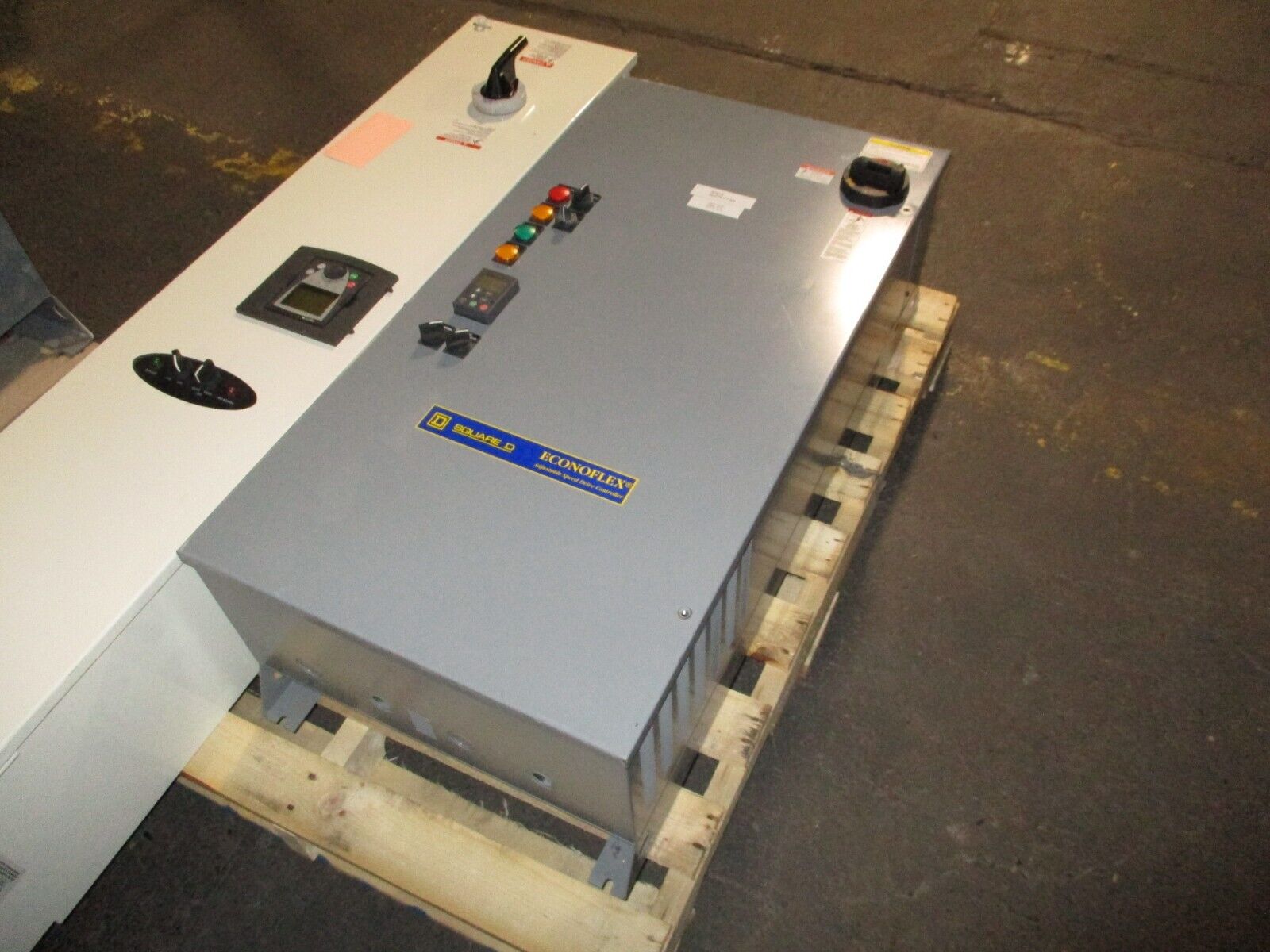 Square D Econoflex Altivar AC Drive w/ Bypass 8839 58EJG4VY Ser. A 15HP 3Ph Used