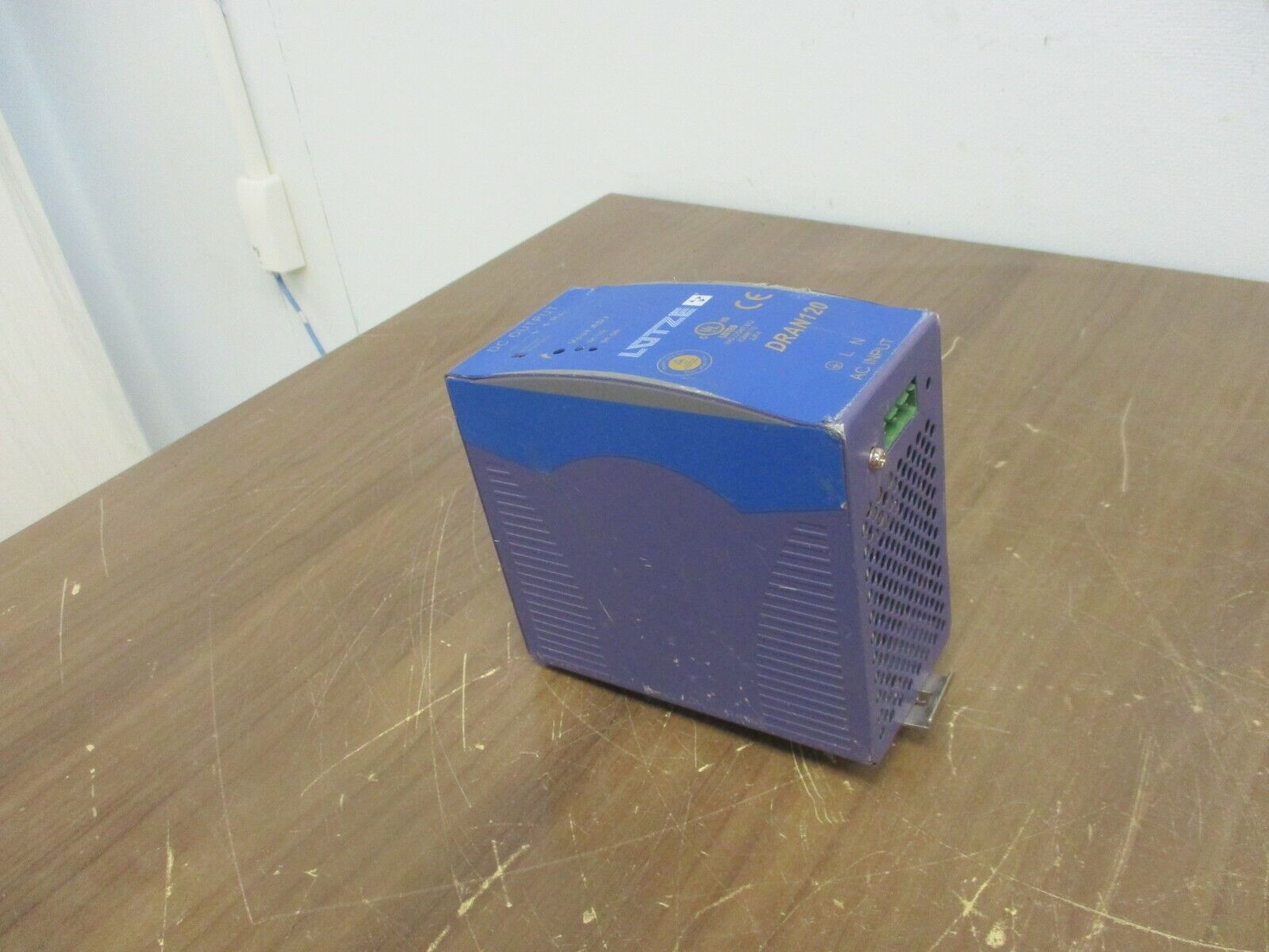 LÜTZE Power Supply DRAN120-24B Input: 115/230V, 2.8/1.4A Output: 24VDC Used