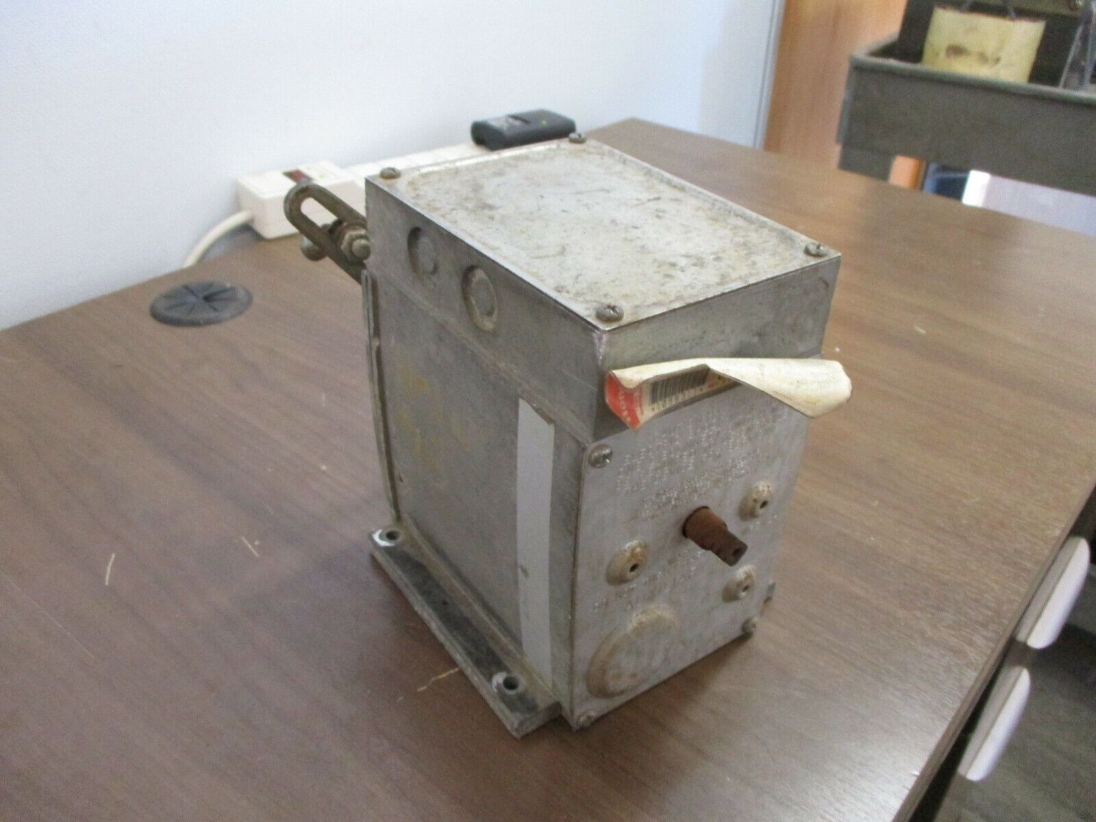 Honeywell Modutrol Motor M954D1016 24V 50/60Hz 0.80A 18W Stroke: 90/160° Used