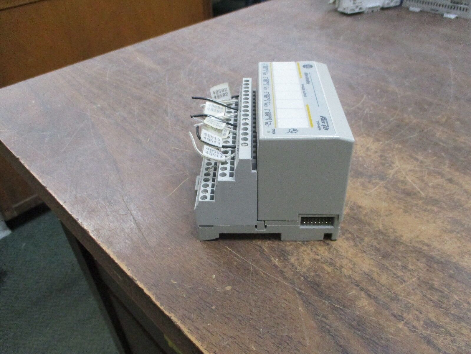 Allen-Bradley Analog Output 1794-OE4 *Cracked Vent* Used