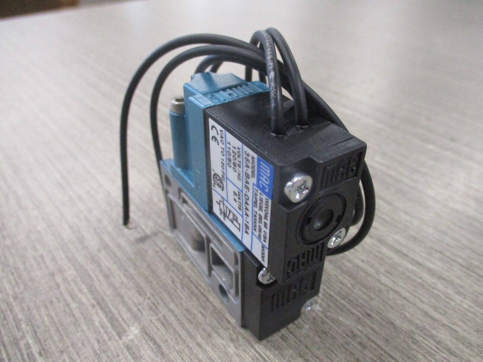 MAC Solenoid Valve 35A-BAE-DAAA-1BA New Surplus