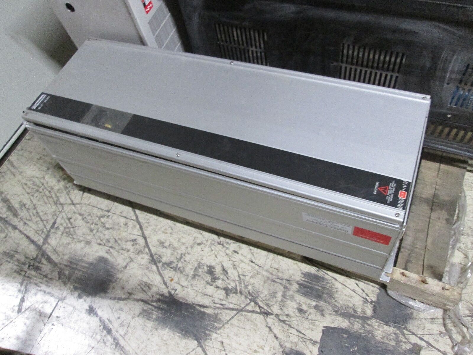 Danfoss VLT 3542 AC Drive 175H7375 40HP Used