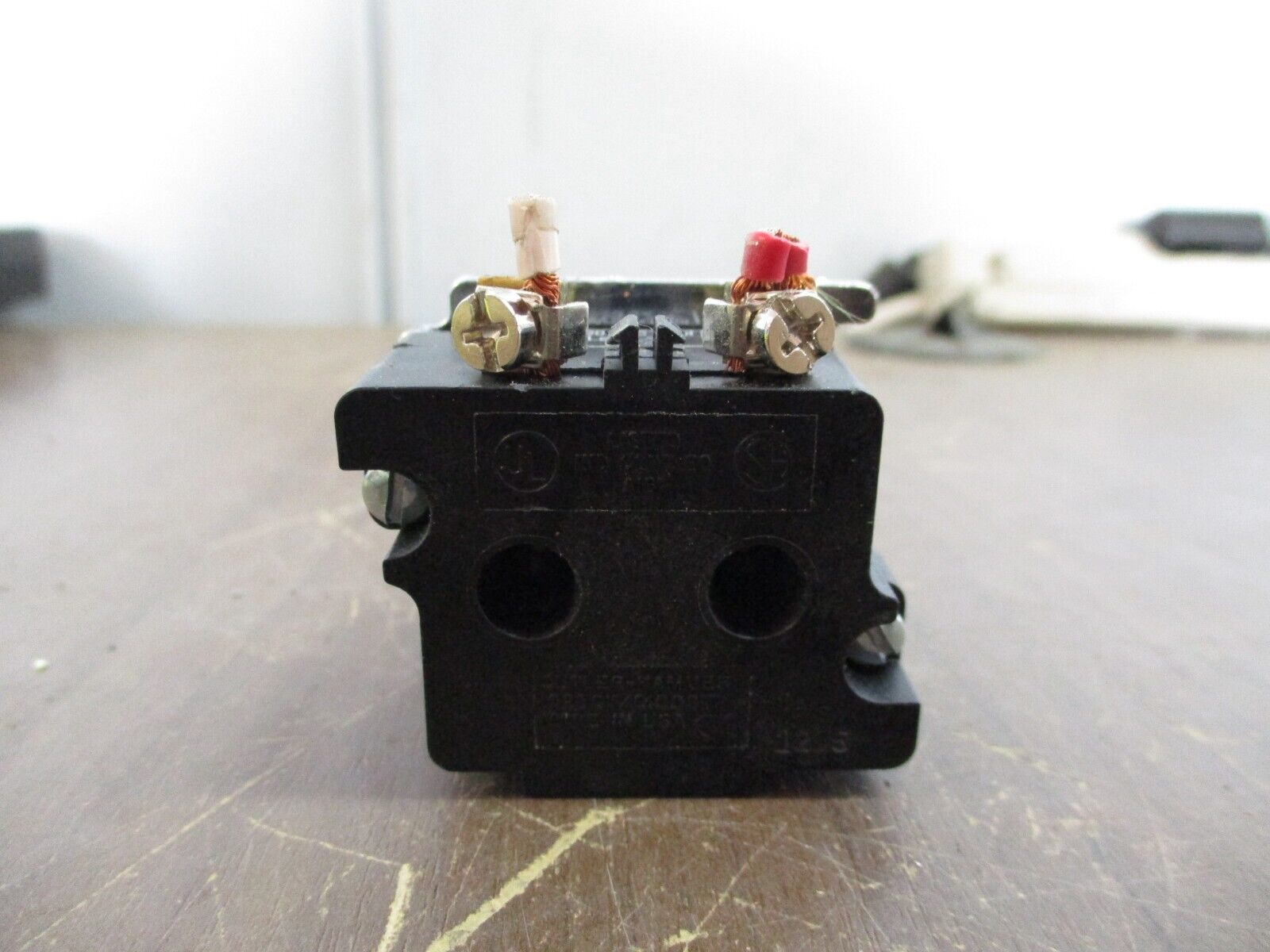 Cutler-Hammer Indicator Light 10250T/ 31000T White Used