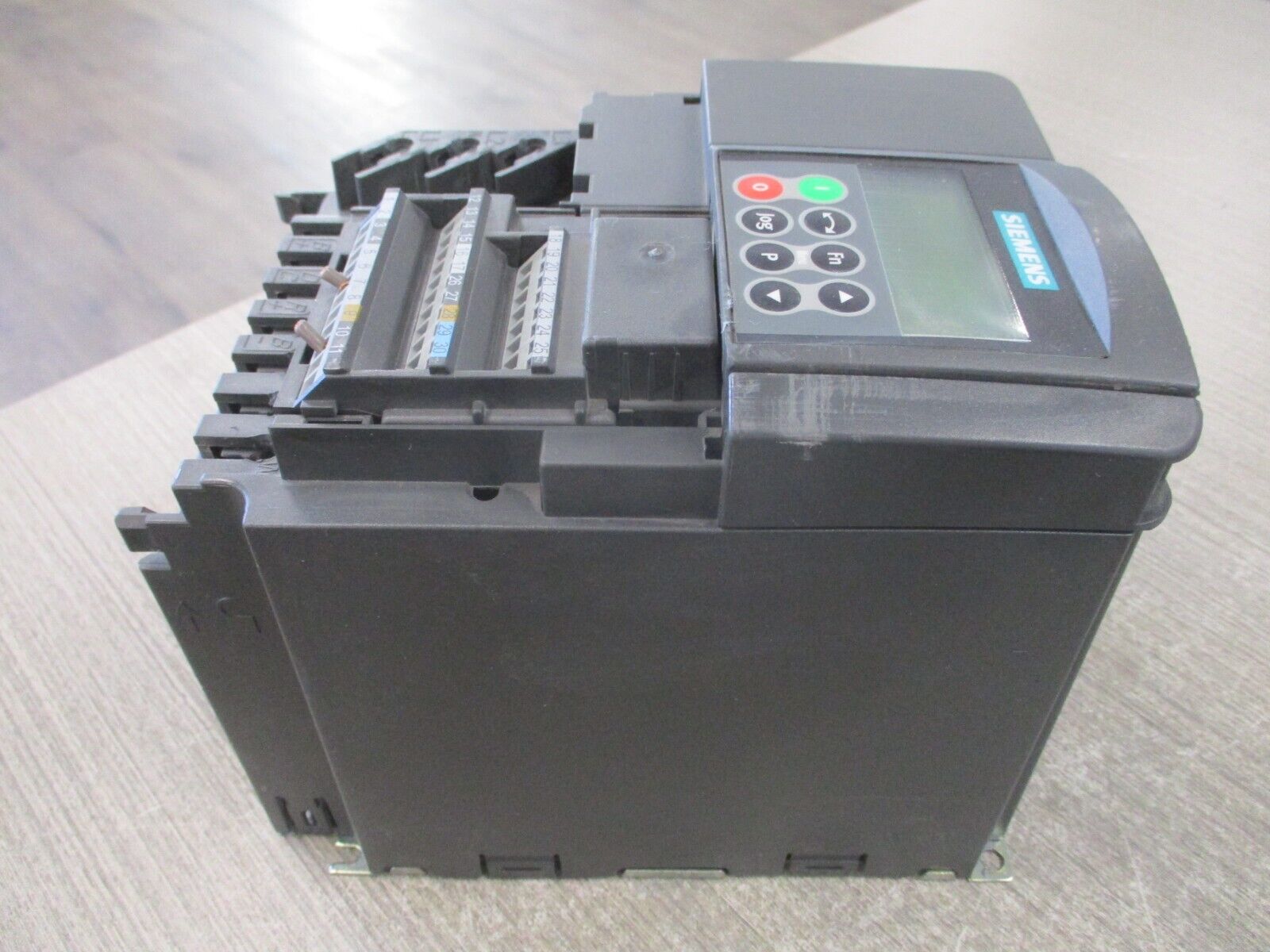 Siemens Micromaster 440 AC Drive 6SE6440-2UD24-0BA1 4kW 3Ph Input: Output: Used