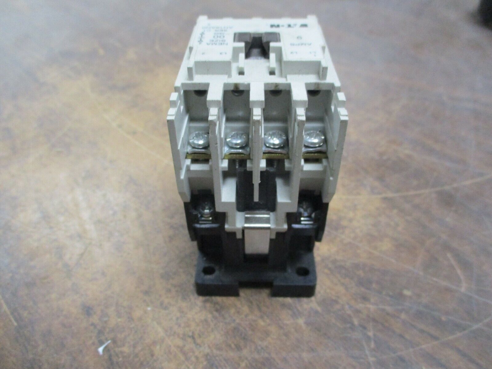 Eaton Size 00 Contactor AN16AN0 9A 120V Coil Used
