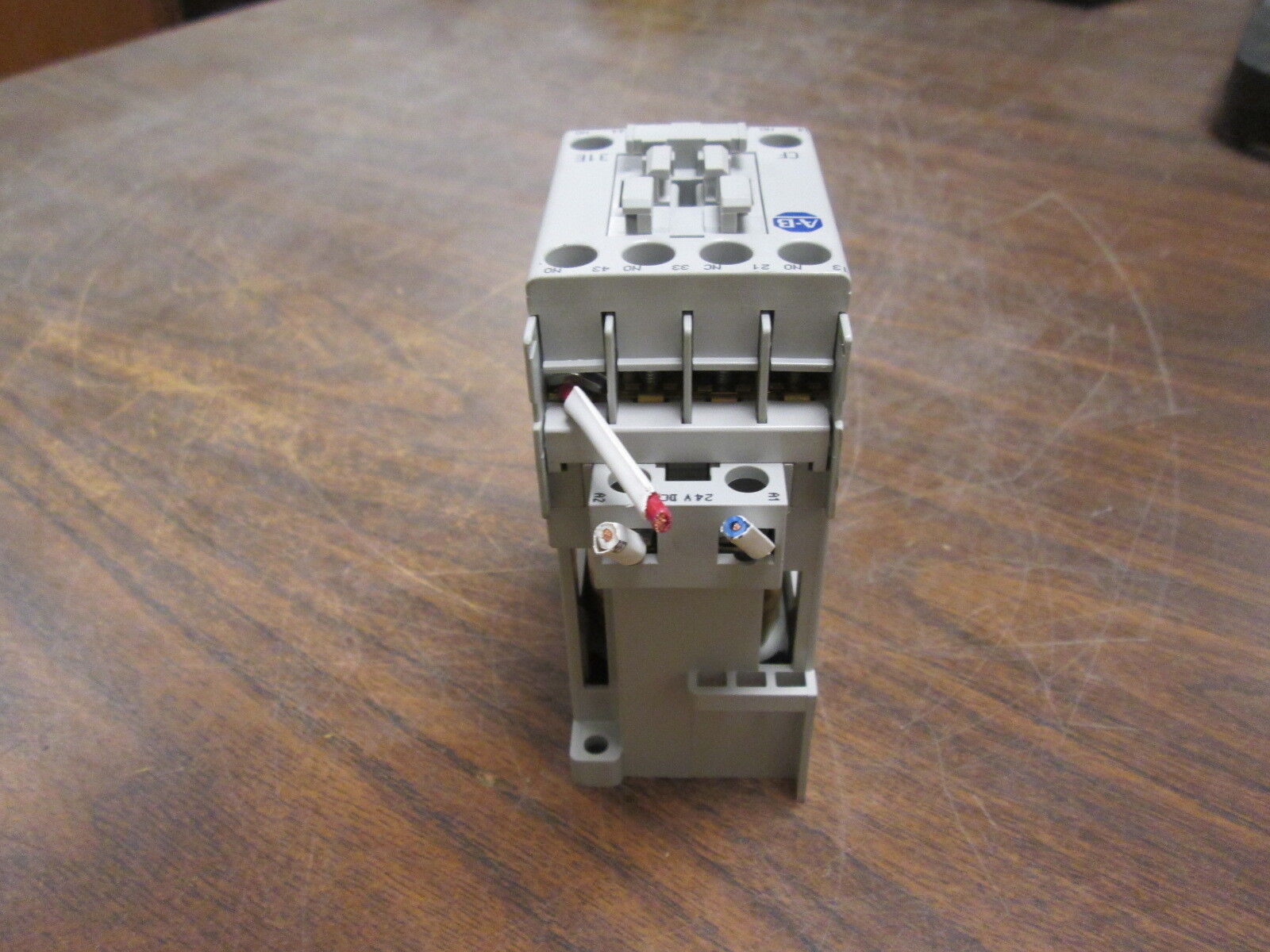 Allen-Bradley Contactor 700-CF310Z* 24VDC Coil 25A 600V Used