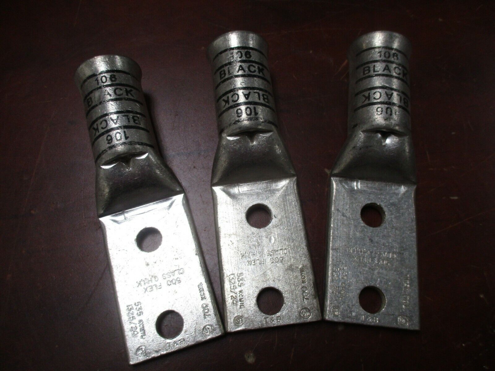 T&B 500 Flex Crimp Lug 1325/24 535KCMIL/700KCMIL 2-Hole *Lot of 3* New Surplus