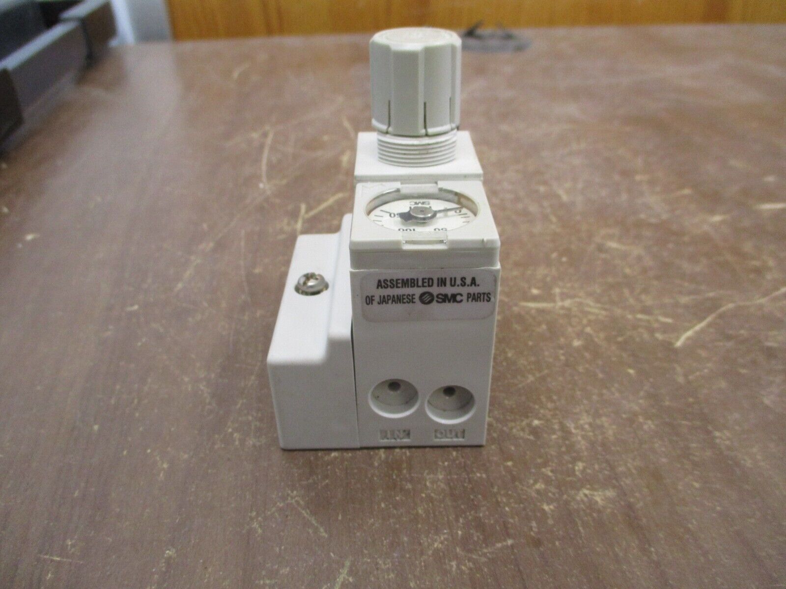 SMC Regulator ARM11AB1-R67-AZ Range: 0-150 PSI Used