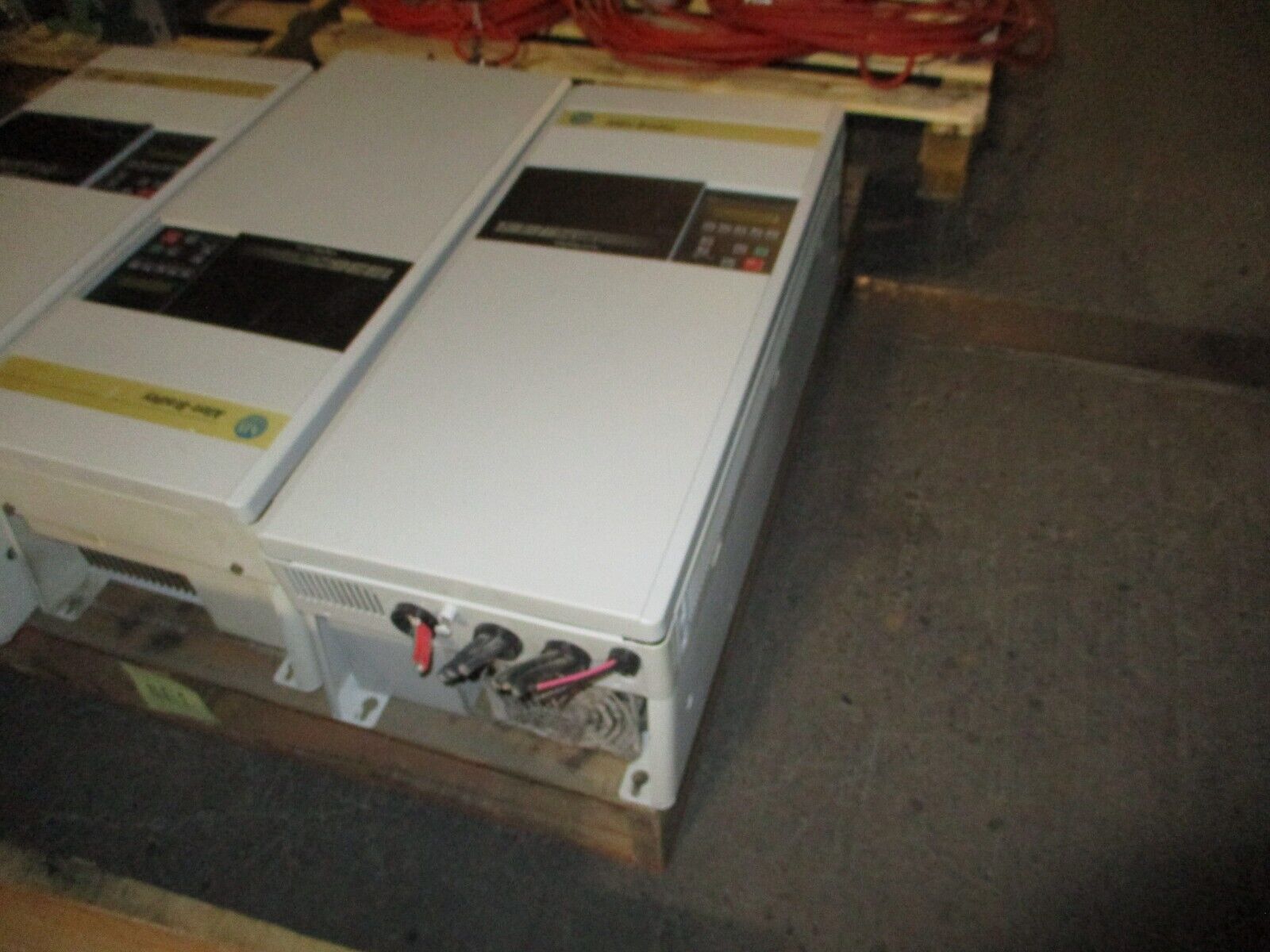 Allen-Bradley 1336 Plus II AC Drive 1336F-B040-AA-EN-L6 40HP 3Ph w/ Keypad Used