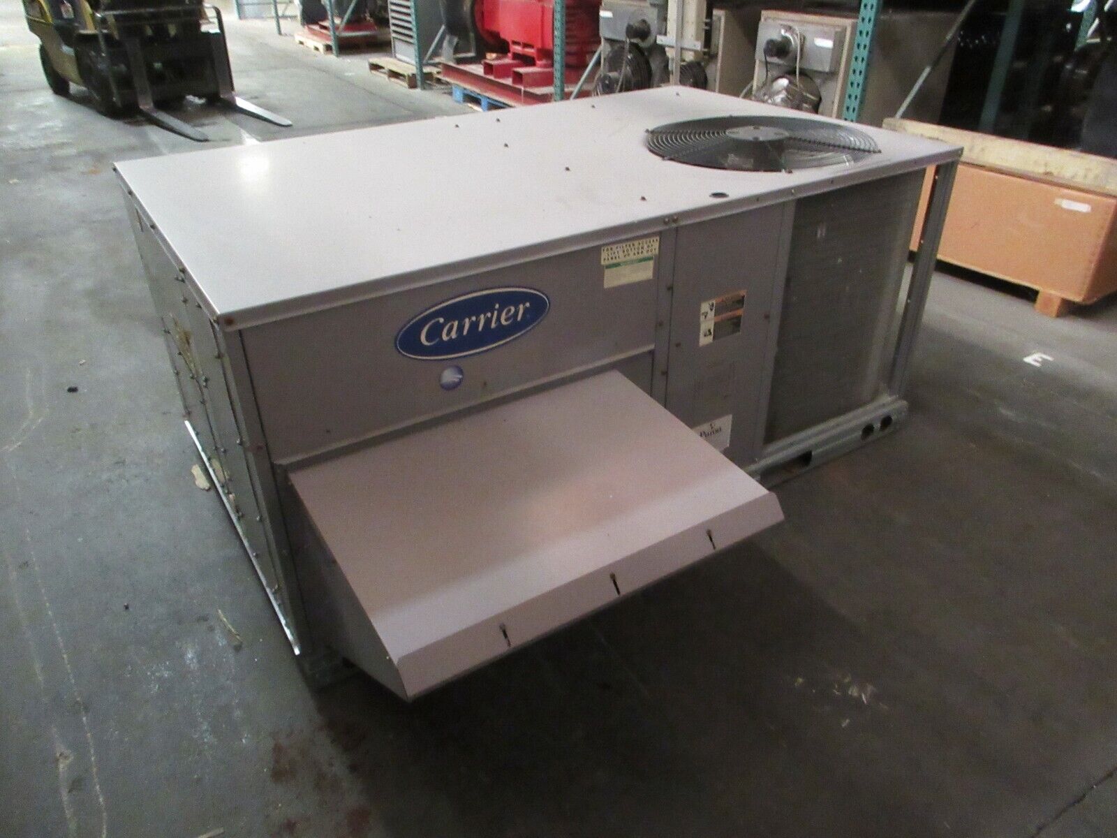 Carrier Rooftop Unit 48TCEA06A2A5A0A0A0 5-Ton 208/230V 3Ph w/ Heat MFD 2011 Used