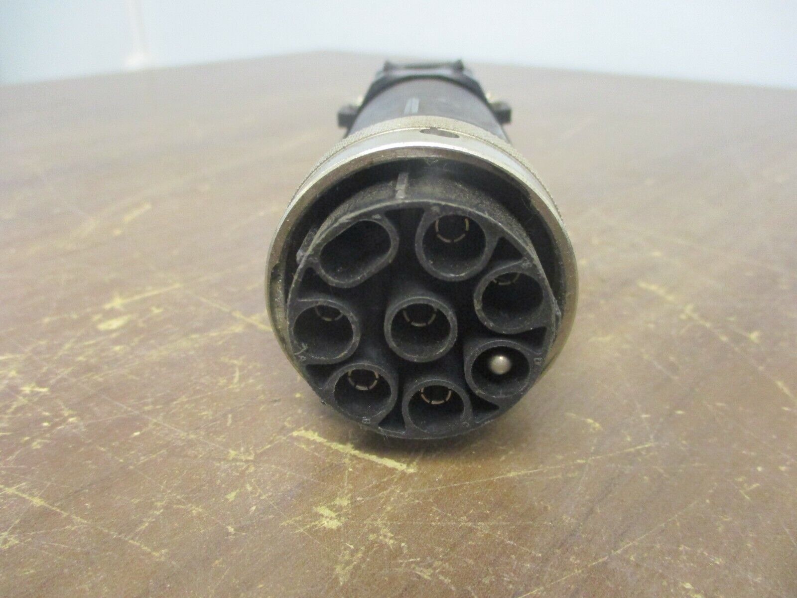 SOURIAU/BURNDY UTG Series Connector 24-7 7-Pin Used **Some Shelf Wear**
