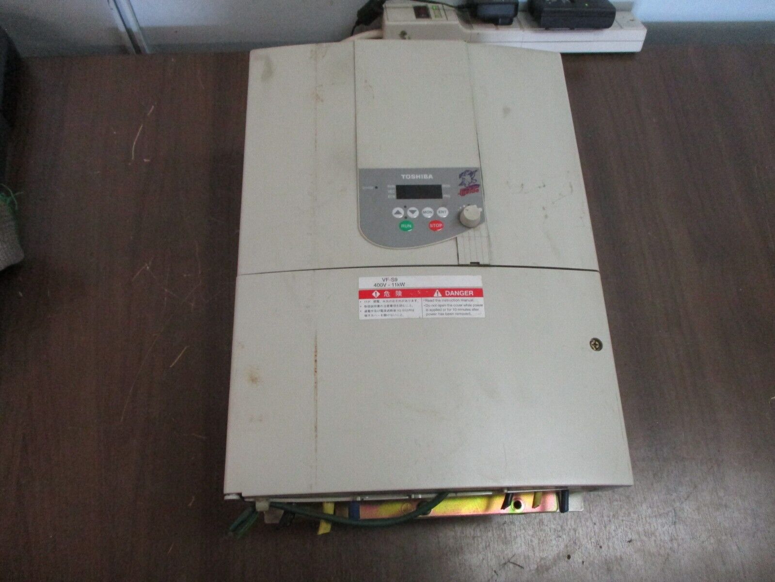 Toshiba AC Drive VFS9-4110PL-WN(1) 15HP 3Ph Input: 380/500V 50/60Hz 39.3/35.9A
