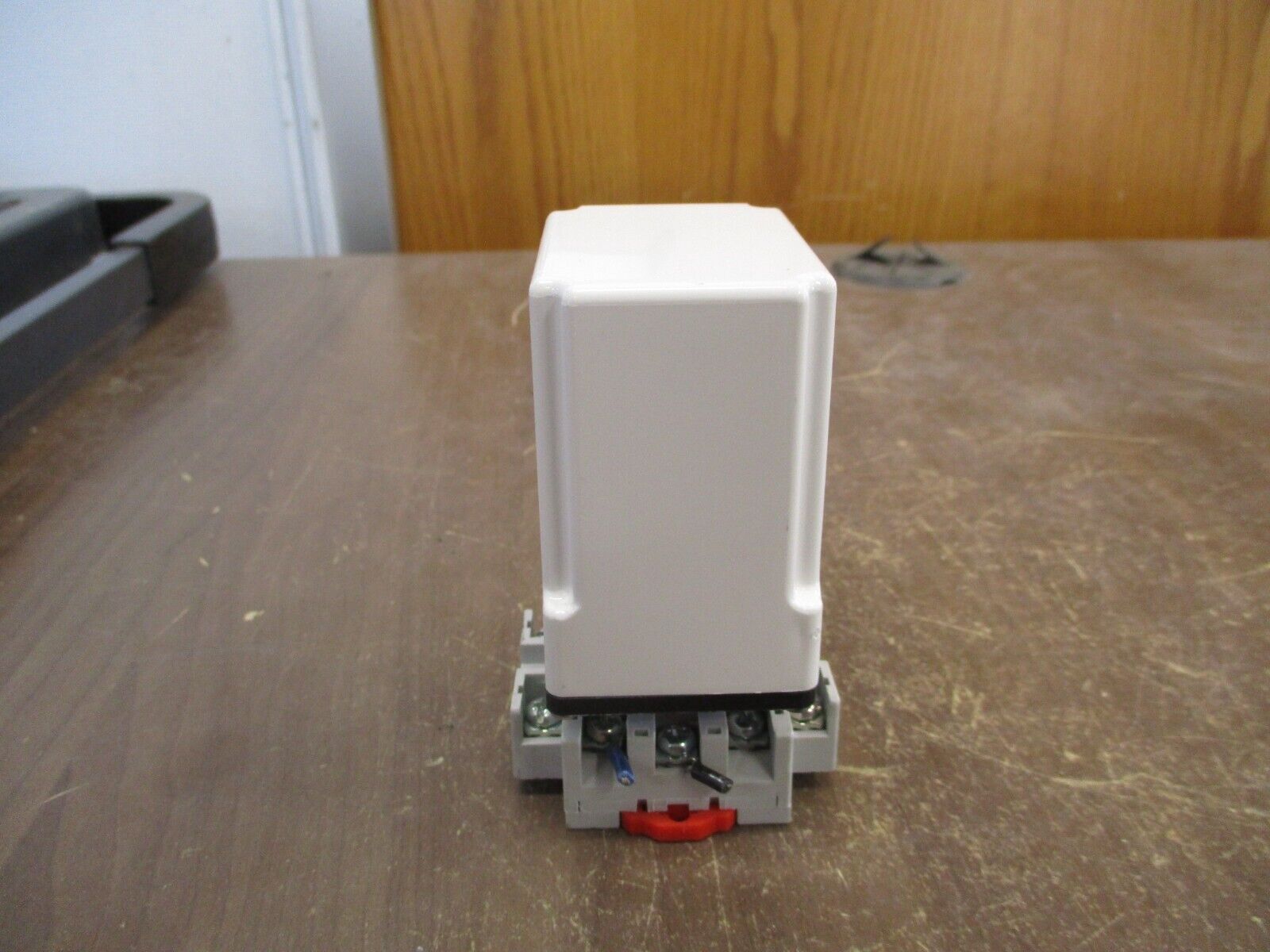 Eaton Time Delay Relay TMR5CC1120 Delay: Fixed 2 Sec 120V AC/DC w/ Base Used