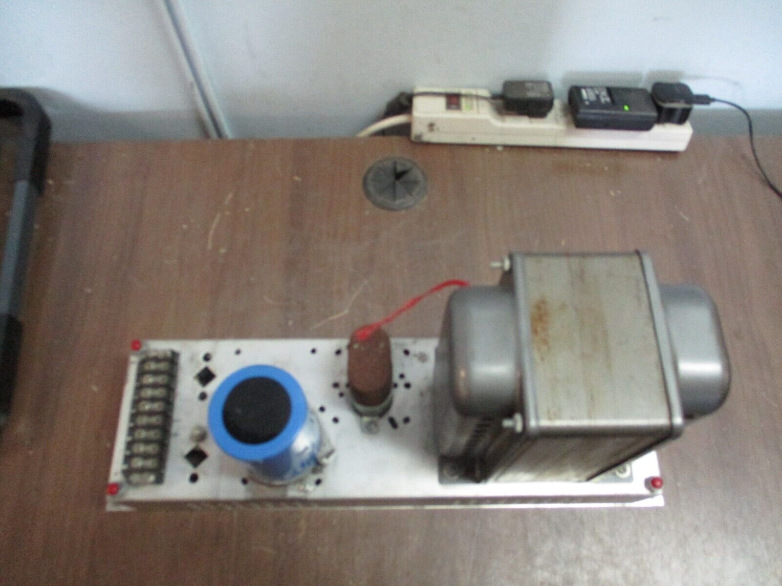 Sola DC Power Supply 28-1125 Input: 100-130VAC 60Hz Output: 125VDC 2A Used