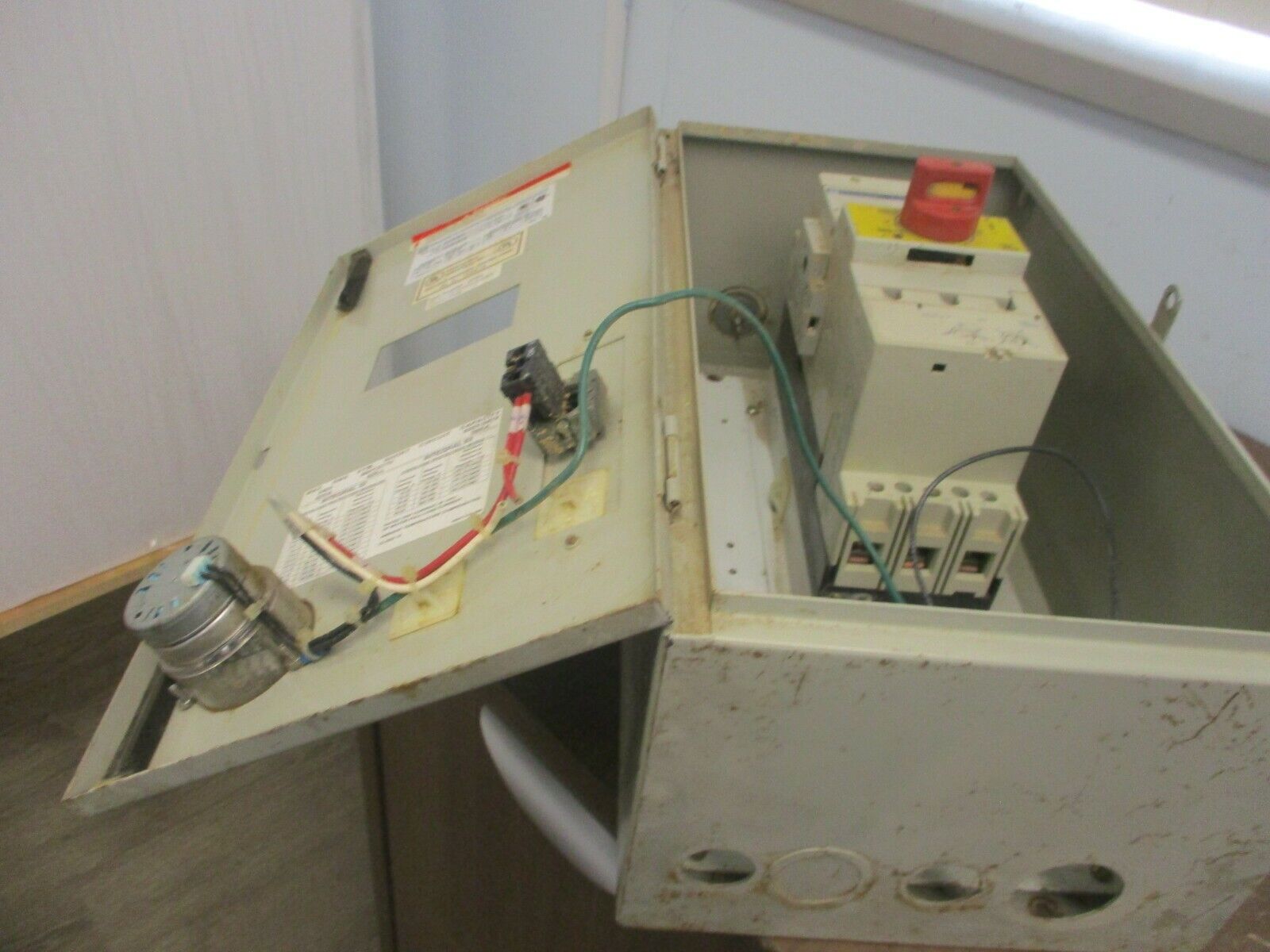 Square D Enclosed Integral 63 Self-Protected Starter LE1UI6346FC 20-60HP 600V