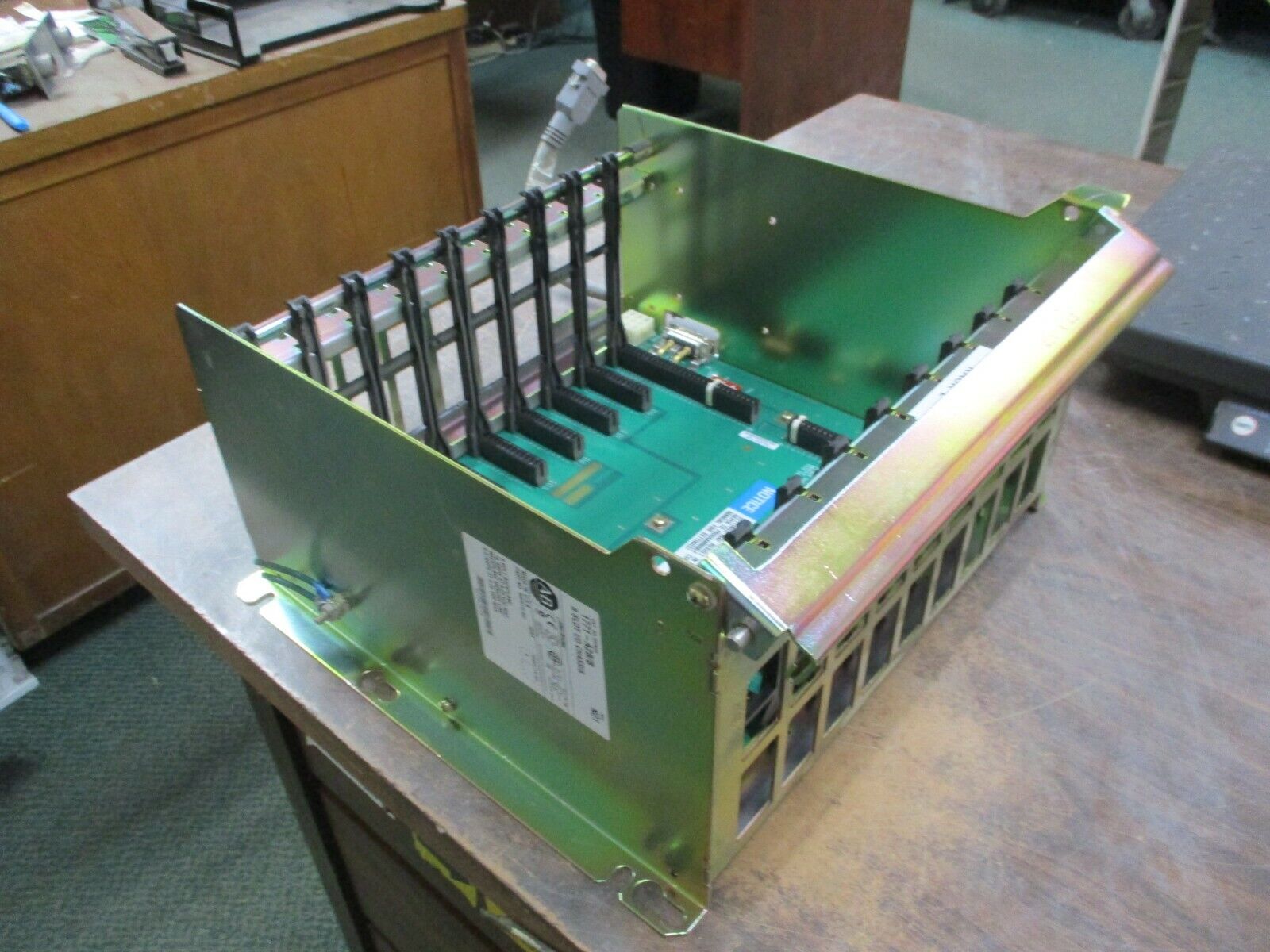 Allen-Bradley 8-Slot I/O Chassis 1771-A2B B Rev. N01 Used