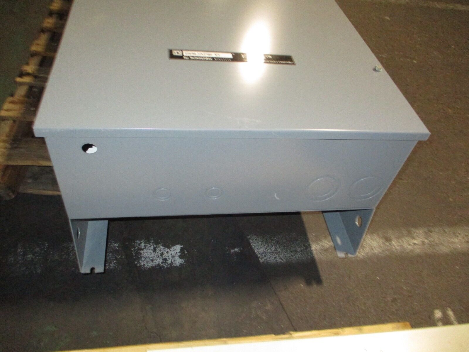 Square D E-Flex Altivar AC Drive w/ Bypass 8839 EFDQG4VY Ser. B 60HP 3Ph Used