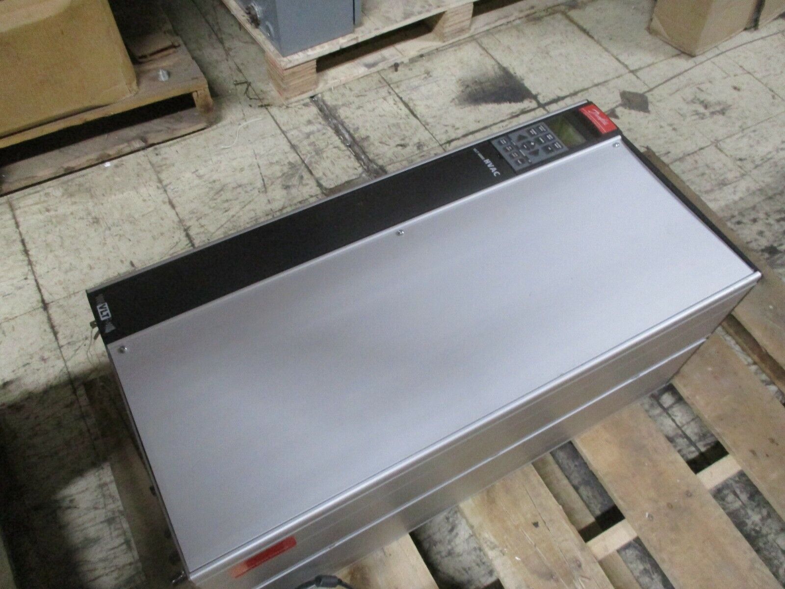 Danfoss VLT 6000 AC Drive 178B4816 125HP 3Ph Input: 380-460V 50/60Hz Used