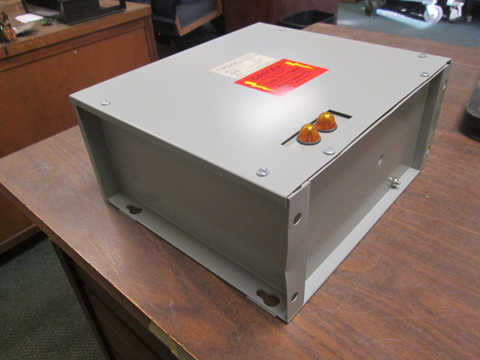 Aerovox Capacitor AMP1004F33L 4KVAR 480V 3Ph 60Hz 3R Enclosure New Surplus