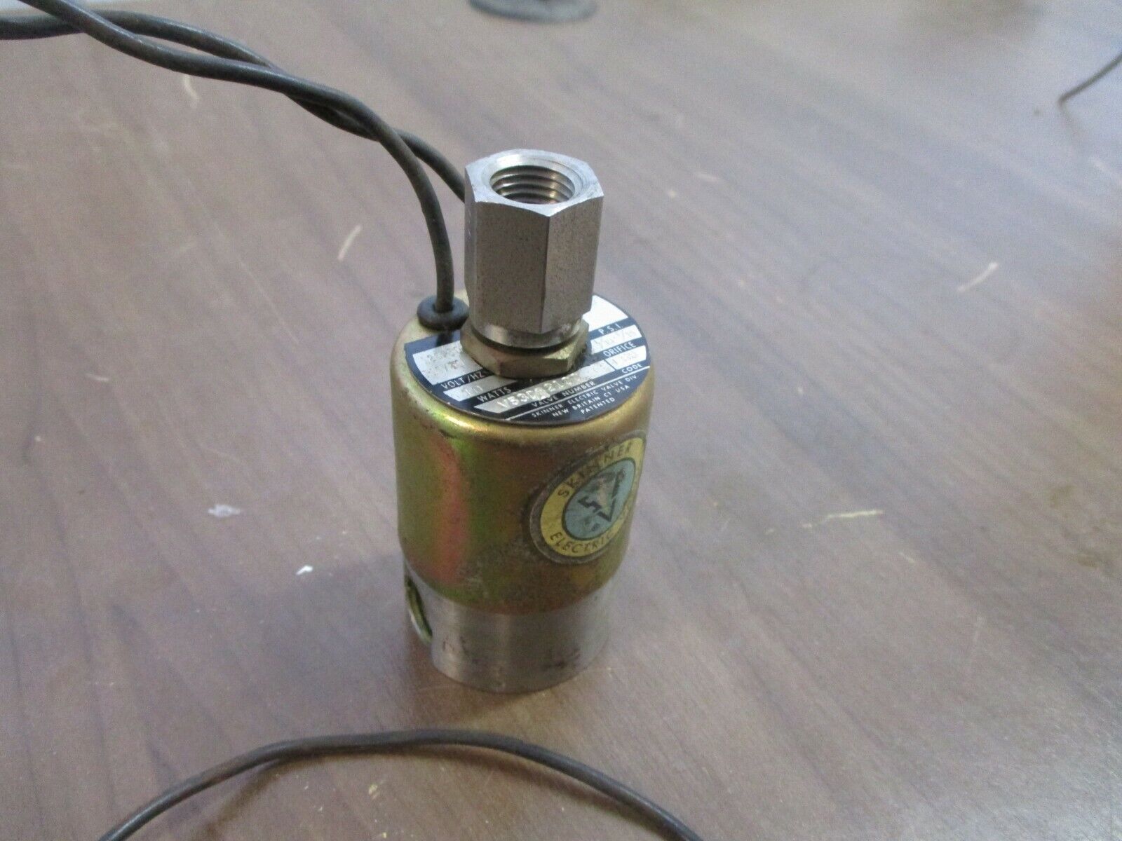 Skinner Solenoid Valve V53DA32100 110/120V 50/60Hz 100PSI Used