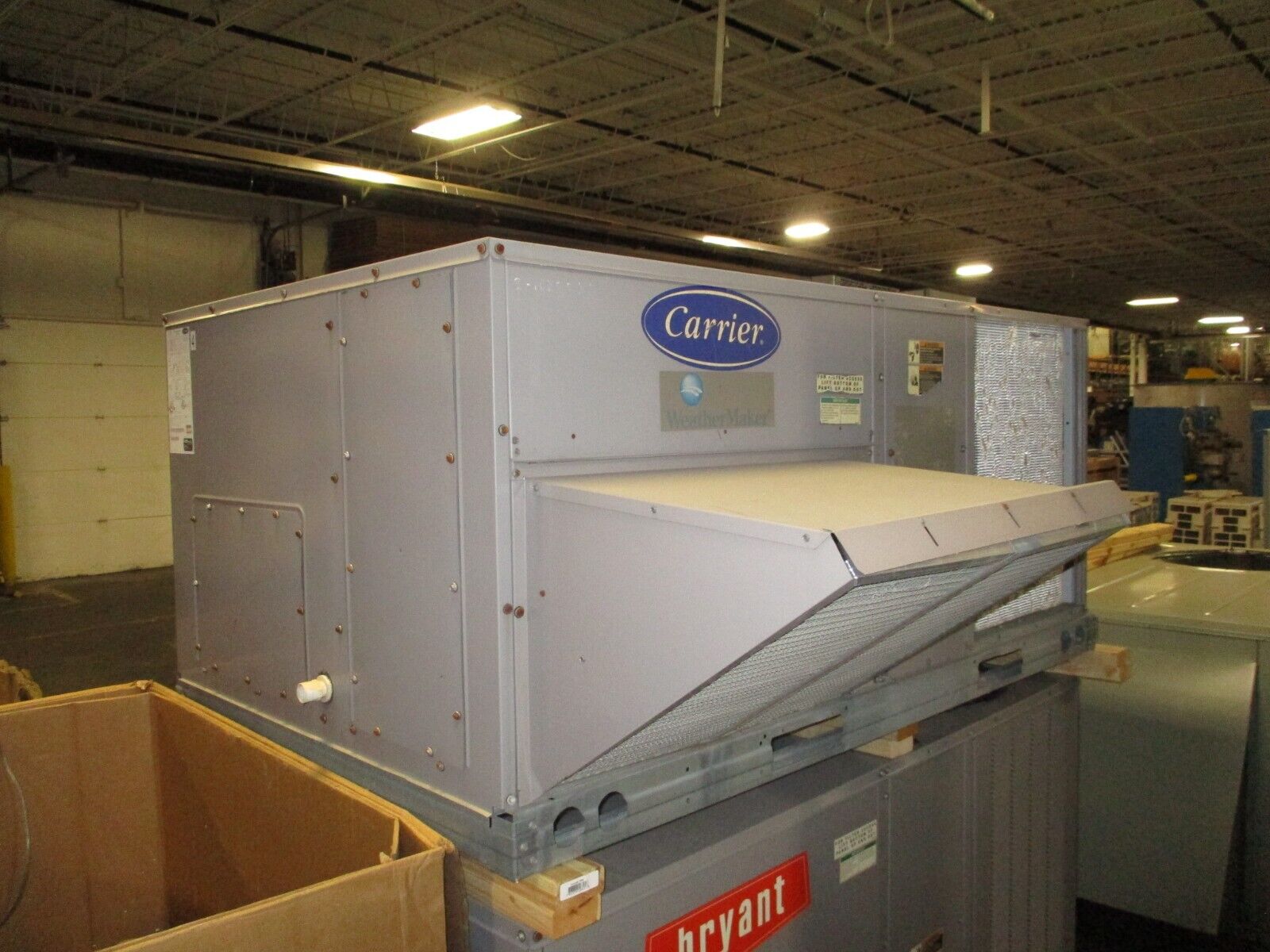 Carrier 48TC Rooftop Unit 48TCEA05A2A5A0A0A0 4 Ton 208/230V Natural Gas Heat