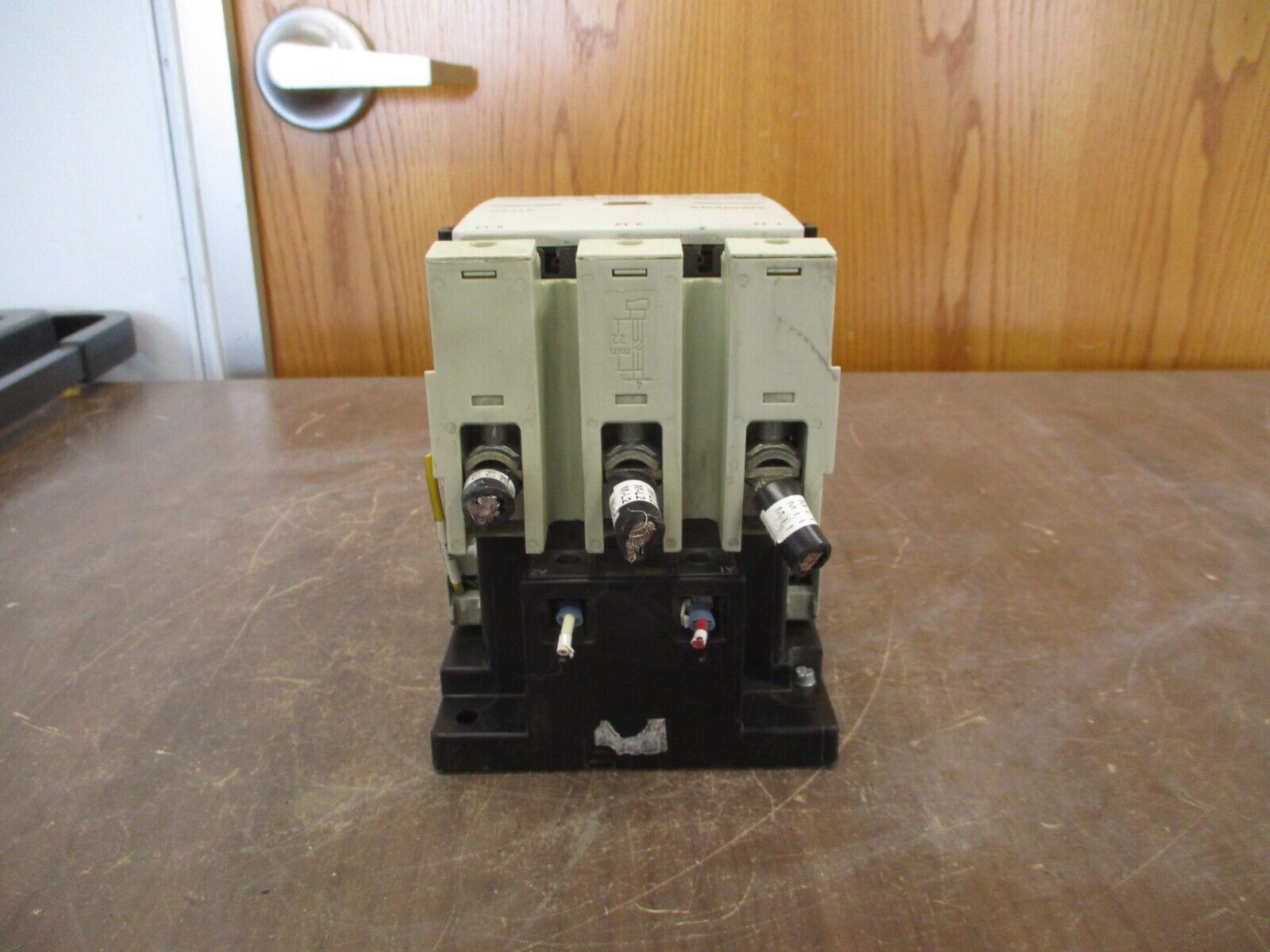 Siemens Contactor 3TF5022-0AK6 120V Coil 160A 600V Used