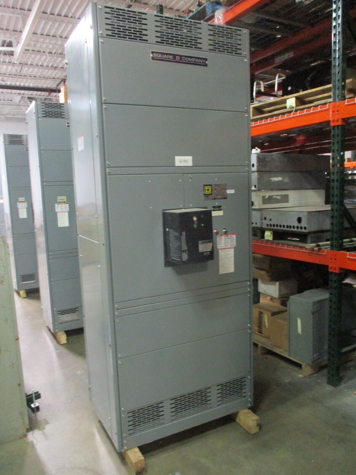 Square D DC Breaker Disconnect PAF362000DC1625 500VDC 2000A Encl: 22387546-001
