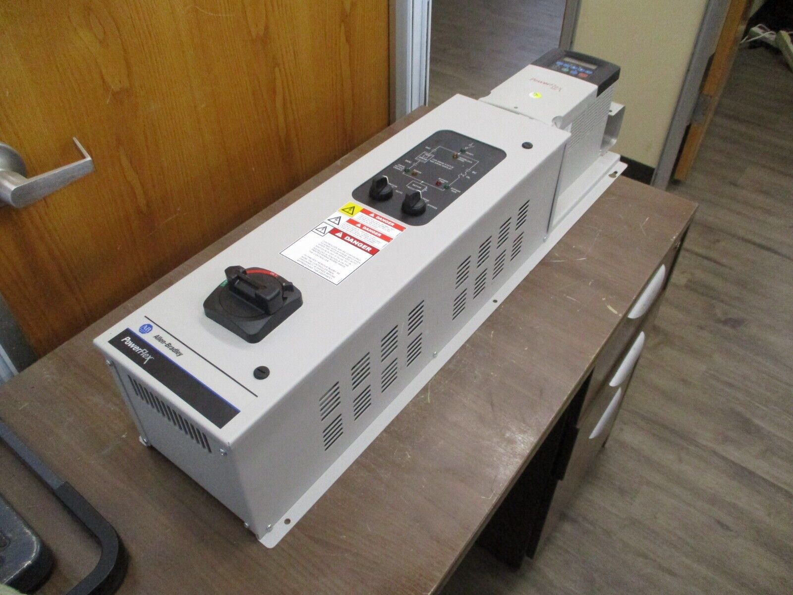 Allen-Bradley PowerFlex 400 AC Drive w/ Bypass 23C-D012A103NNBANN 7.5HP 3Ph